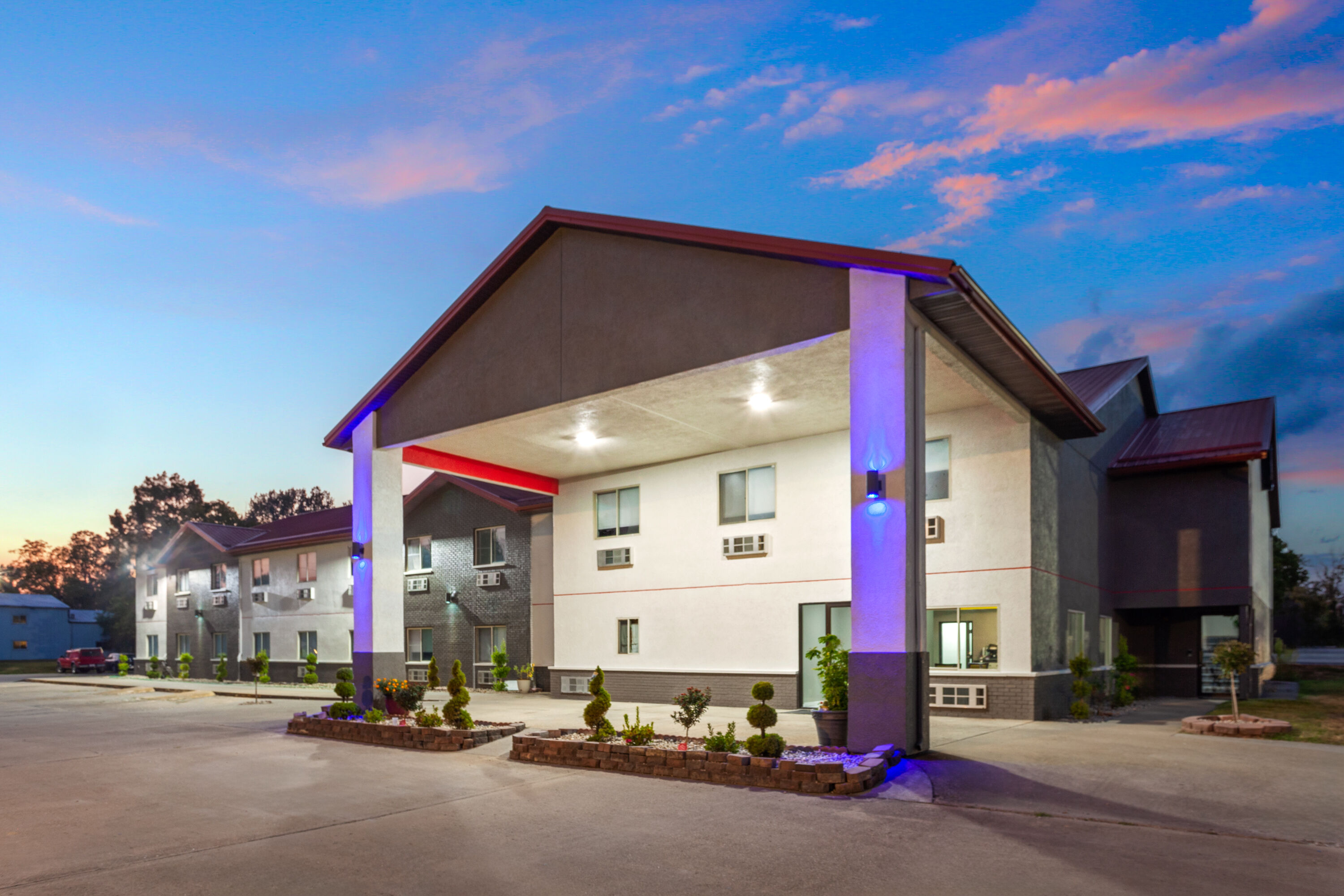 Exterior Dusk Image of Super 8 by Wyndham Olney hotel in Olney, Illinois