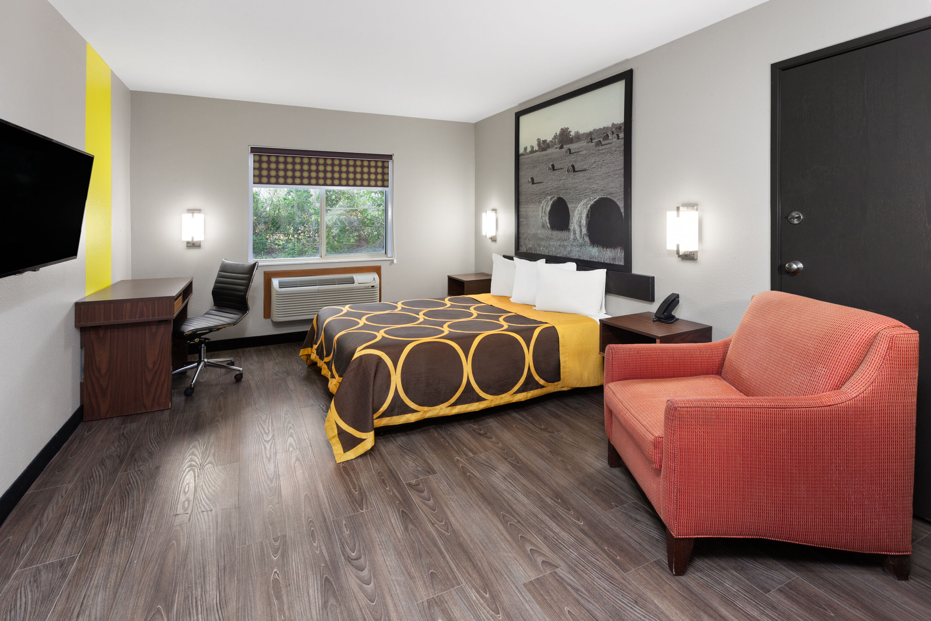 Guest room at the Super 8 by Wyndham Olney in Olney, Illinois