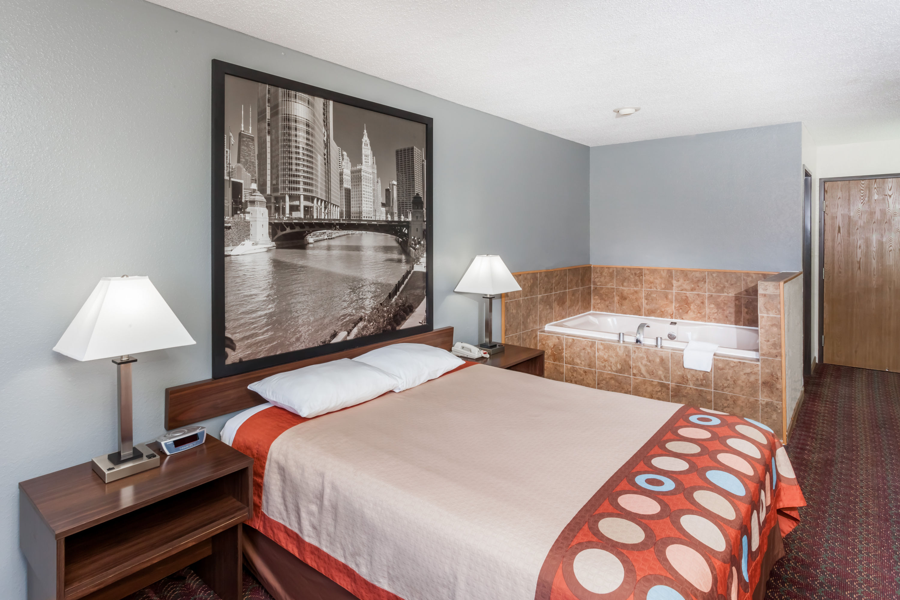 Super 8 by Wyndham Pekin/Peoria Area suite in Pekin, Illinois