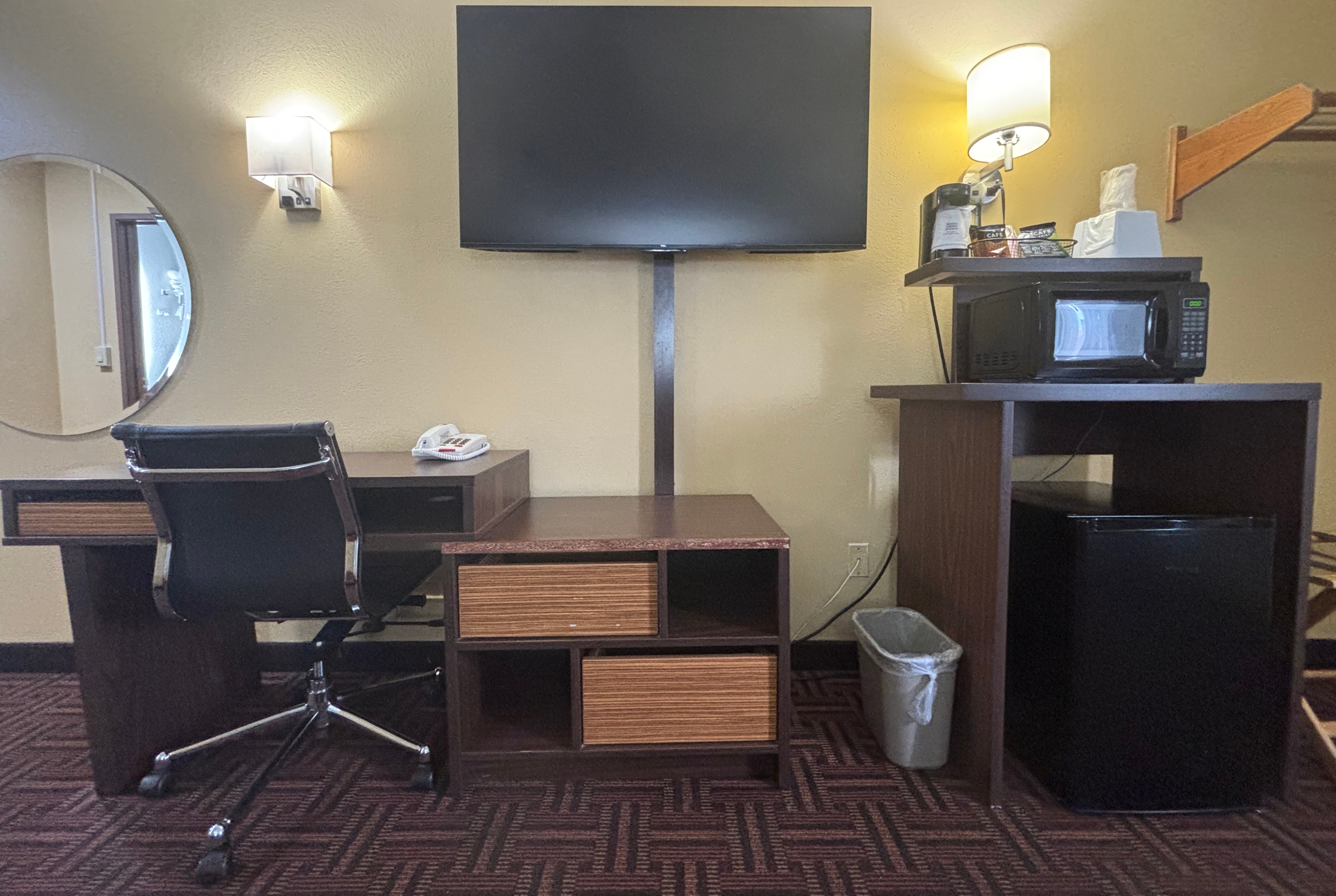 Guest room feature at the Super 8 by Wyndham Peoria in Peoria, Illinois