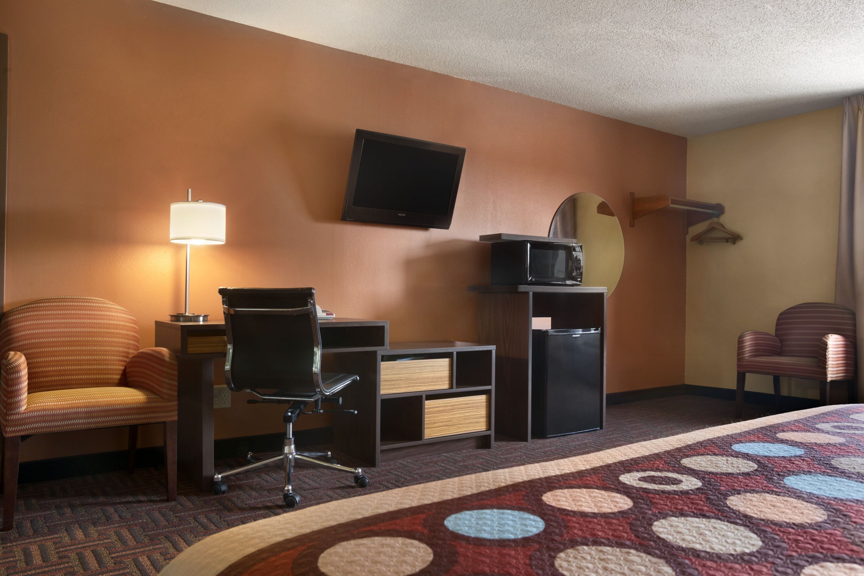 Guest room at the Super 8 by Wyndham Peoria in Peoria, Illinois