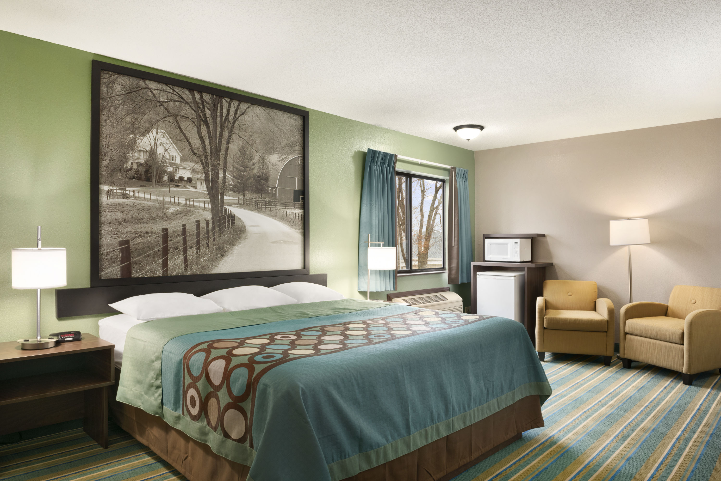 Guest room at the Super 8 by Wyndham Rantoul in Rantoul, Illinois