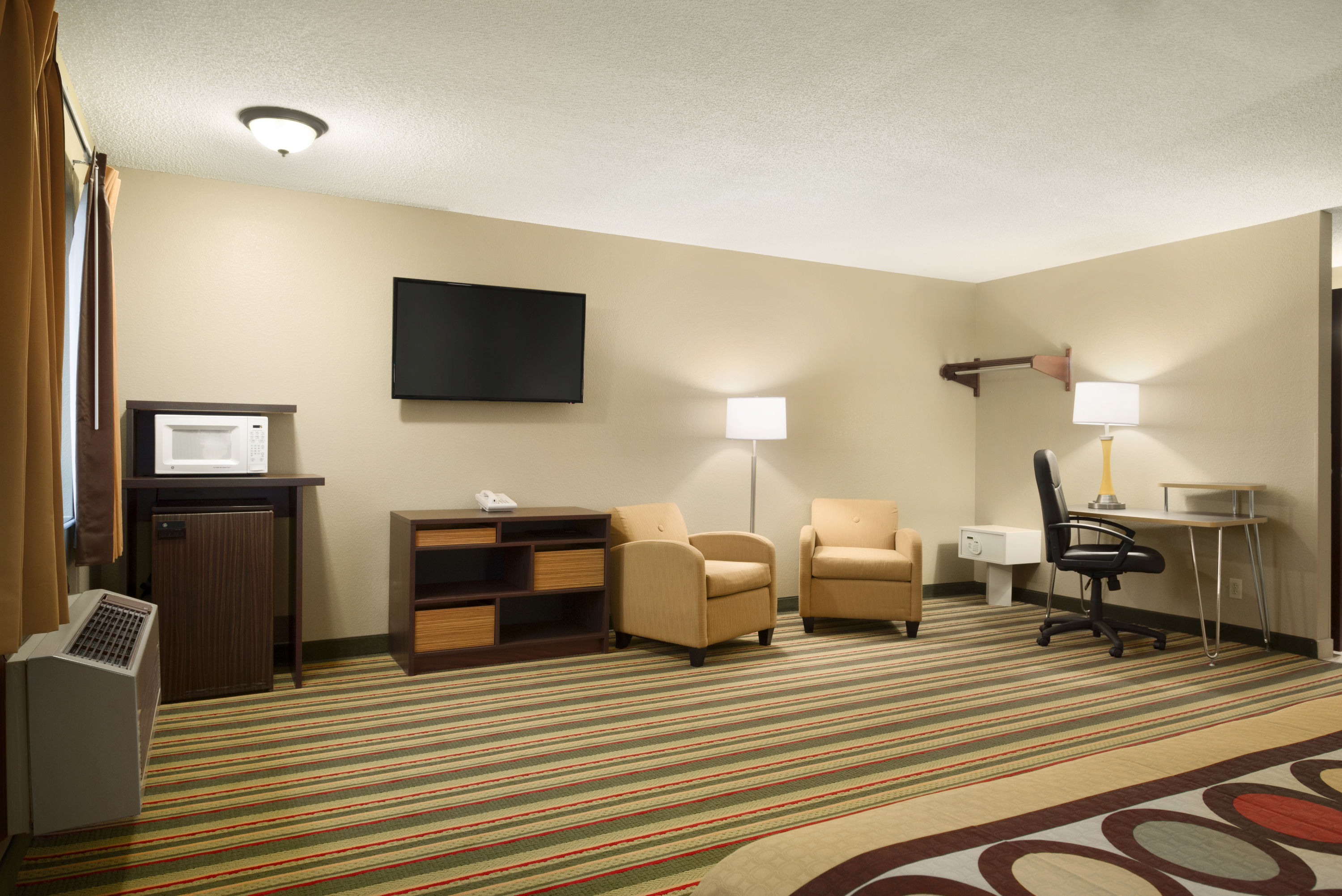 Super 8 by Wyndham Rantoul suite in Rantoul, Illinois