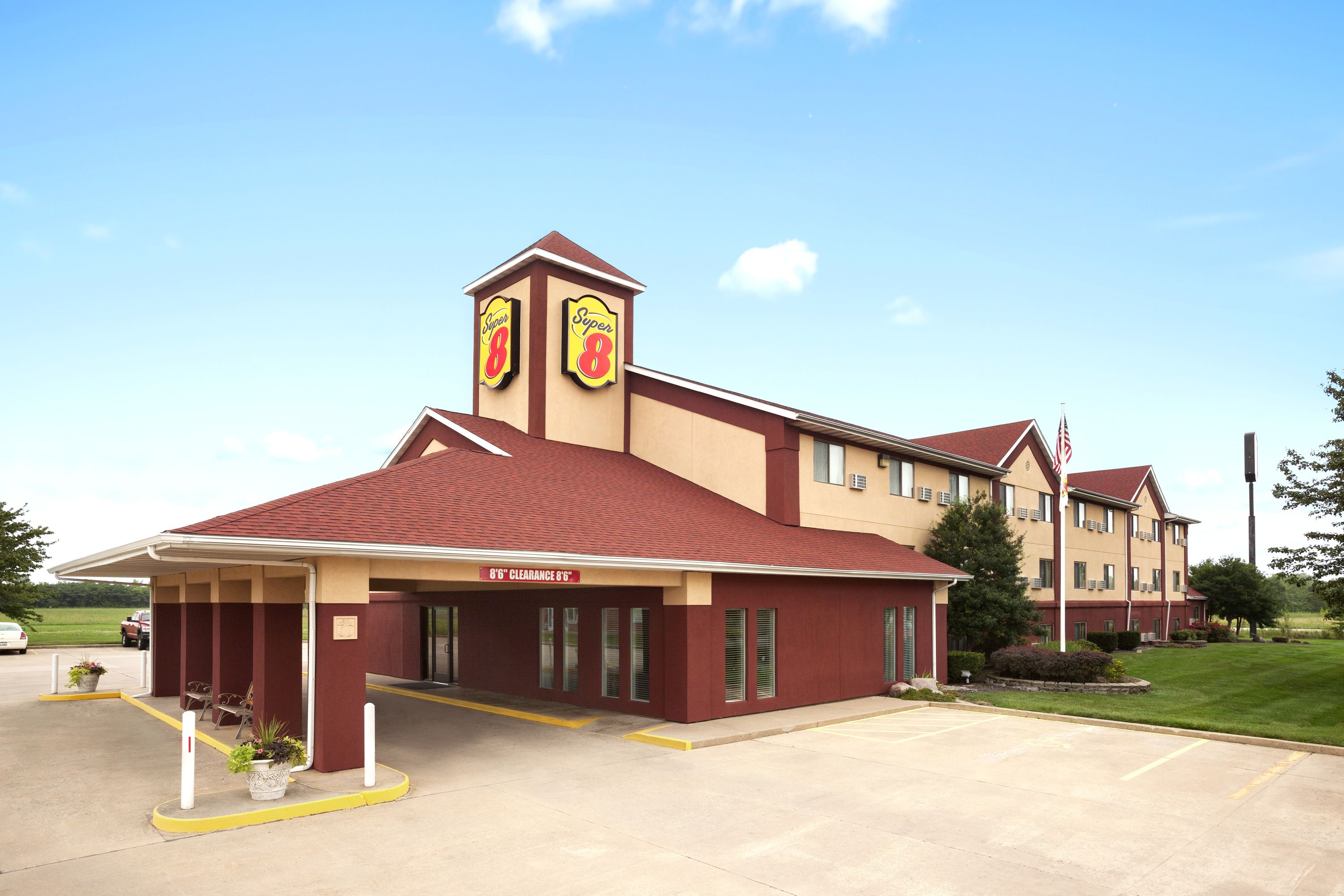 Super 8 By Wyndham Salem Salem Il Hotels