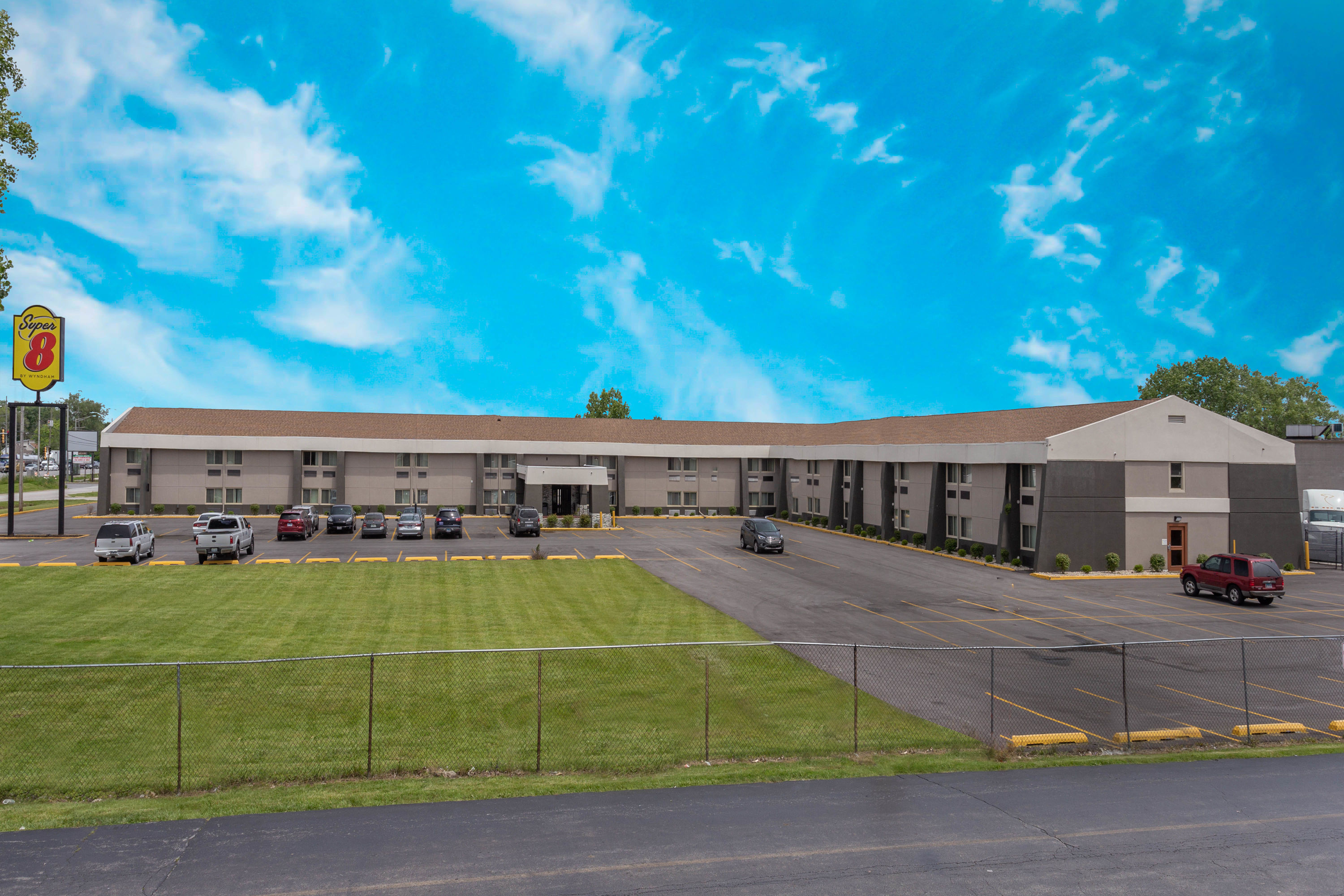 Super Wyndham South Holland South Holland  Hotels