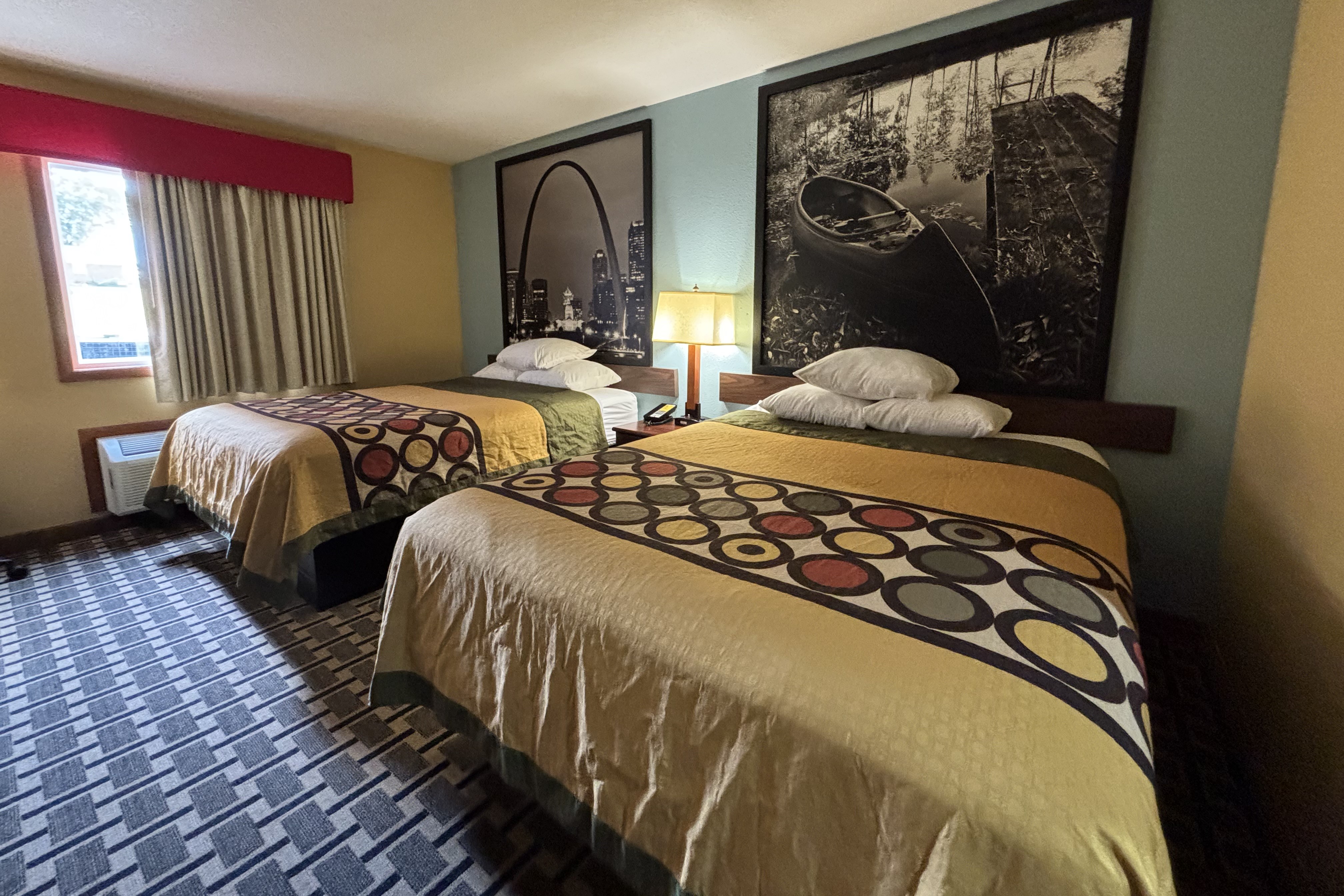 Guest room at the Super 8 by Wyndham Staunton in Staunton, Illinois