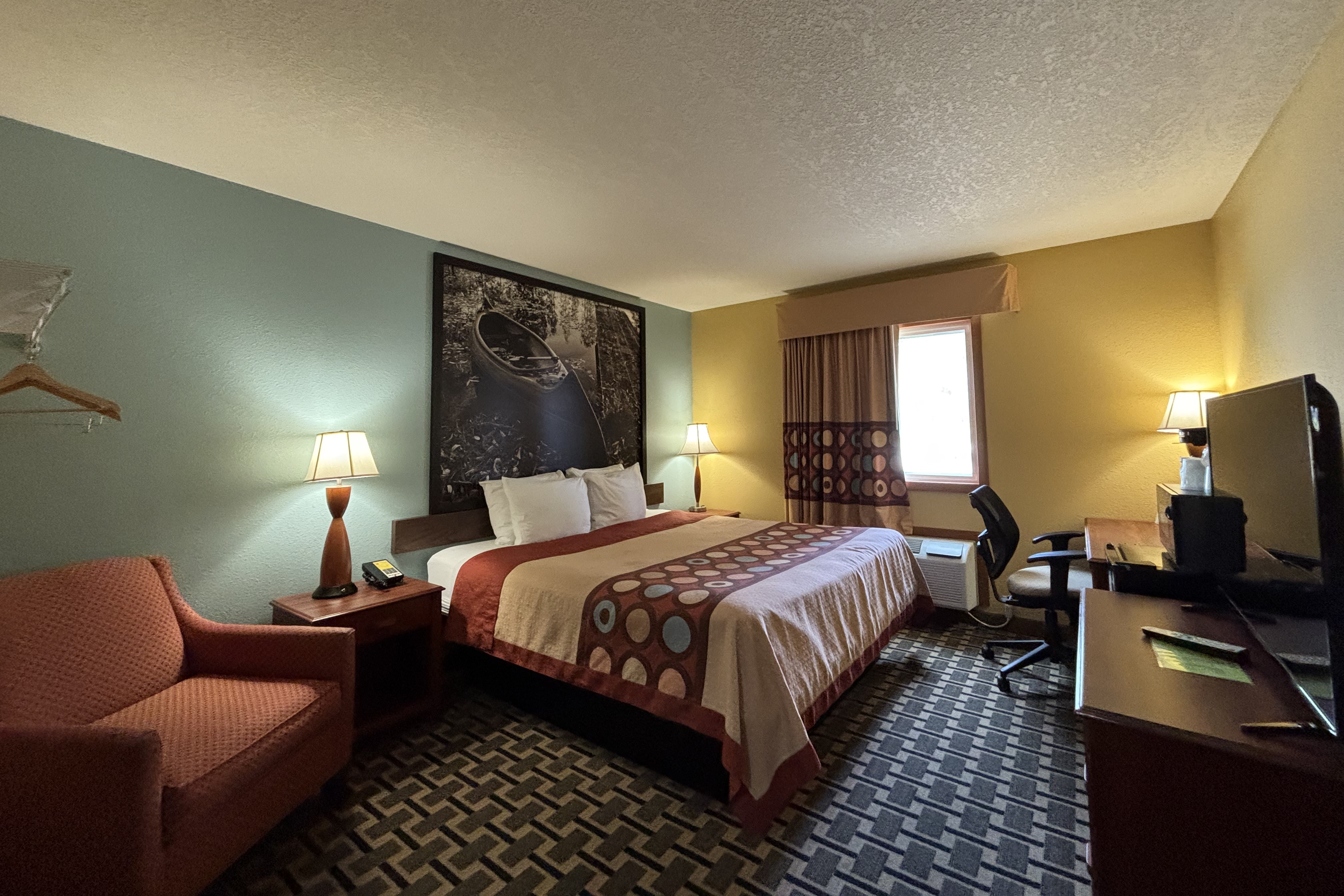 Guest room at the Super 8 by Wyndham Staunton in Staunton, Illinois