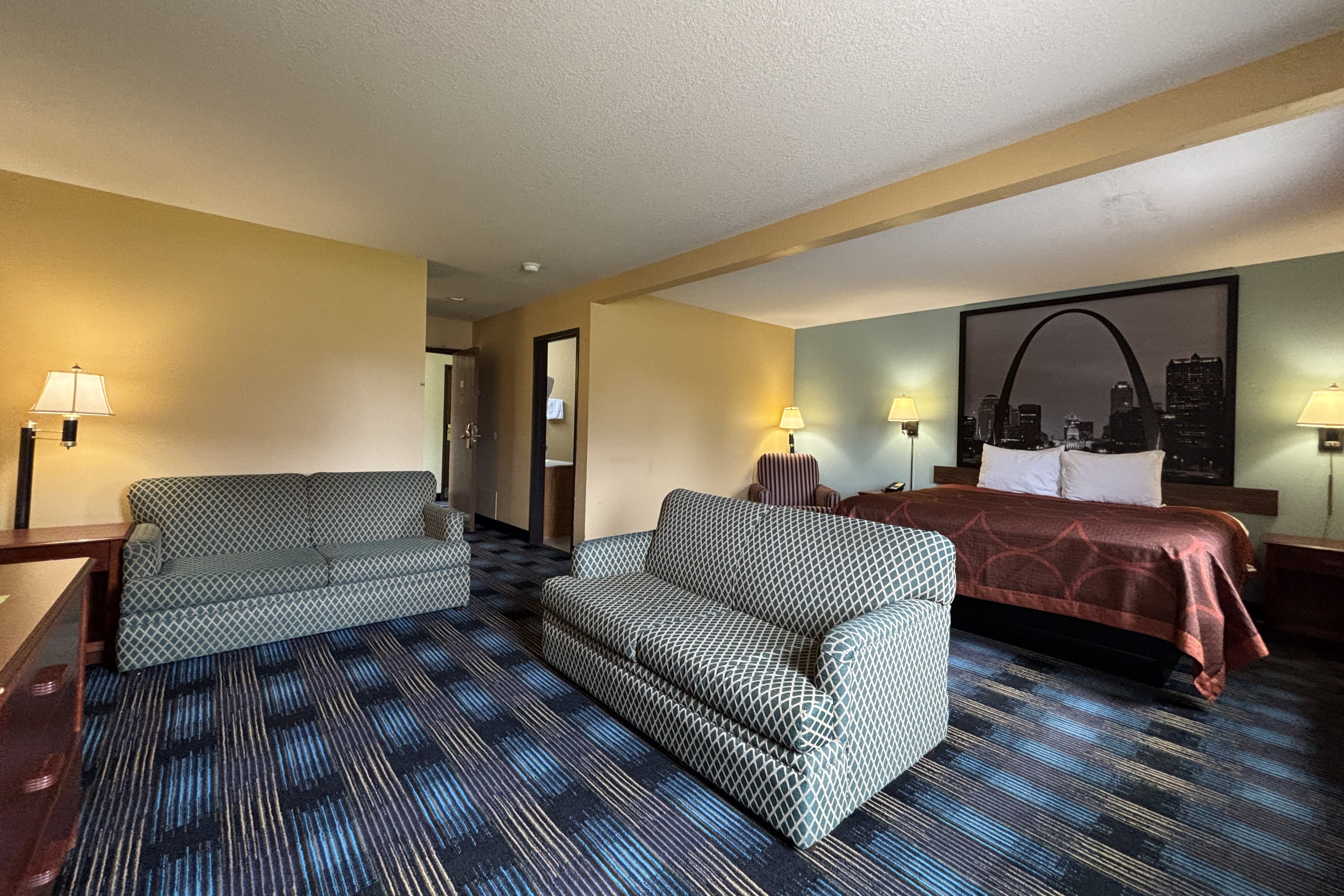 Guest room at the Super 8 by Wyndham Staunton in Staunton, Illinois