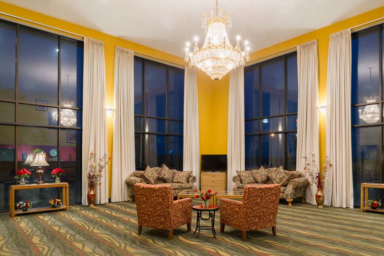 Super 8 Staunton hotel lobby in Staunton, Illinois