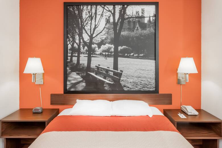 Guest room at the Super 8 Washington/Peoria Area in Washington, Illinois