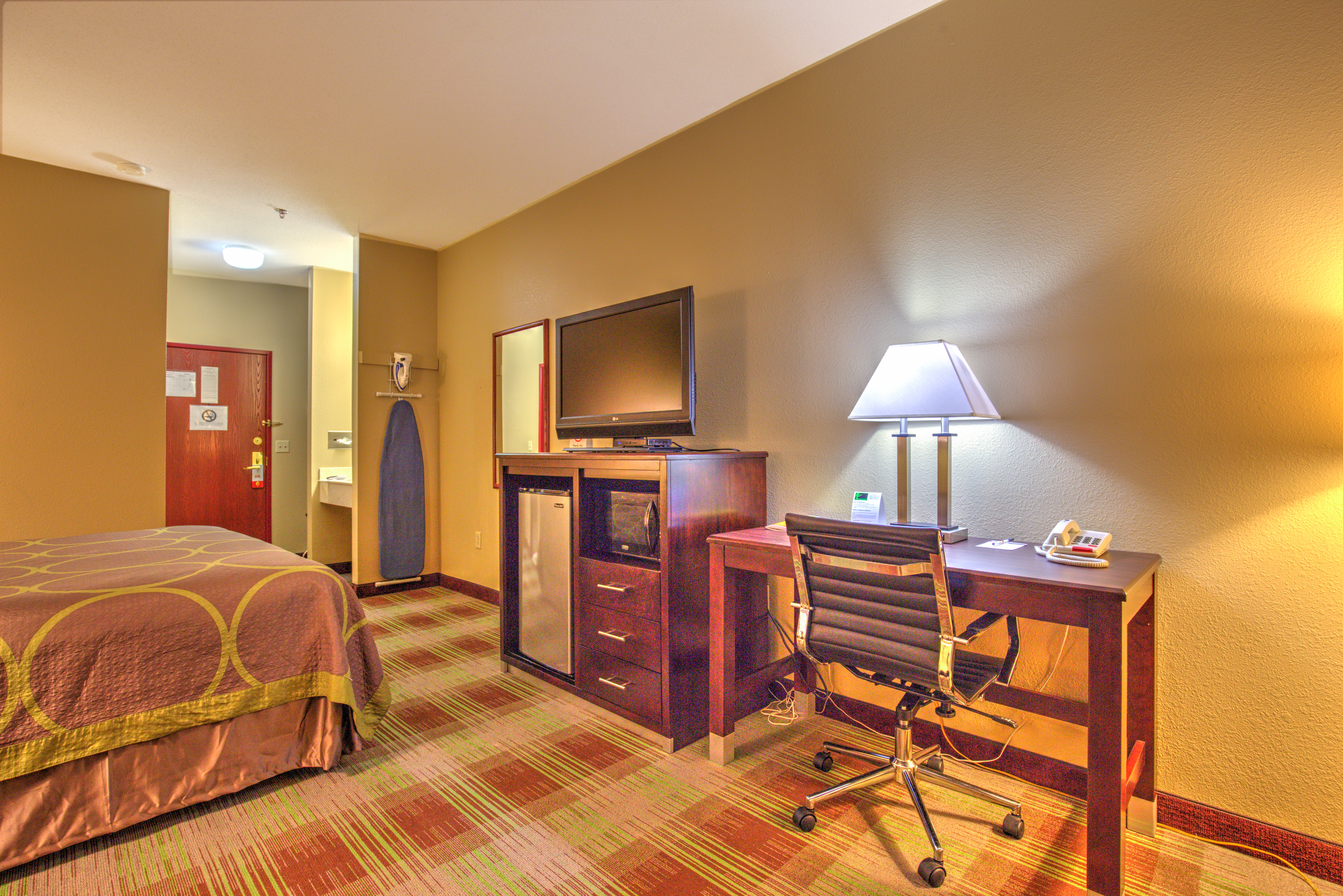 Guest room at the Super 8 by Wyndham Waterloo in Waterloo, Illinois