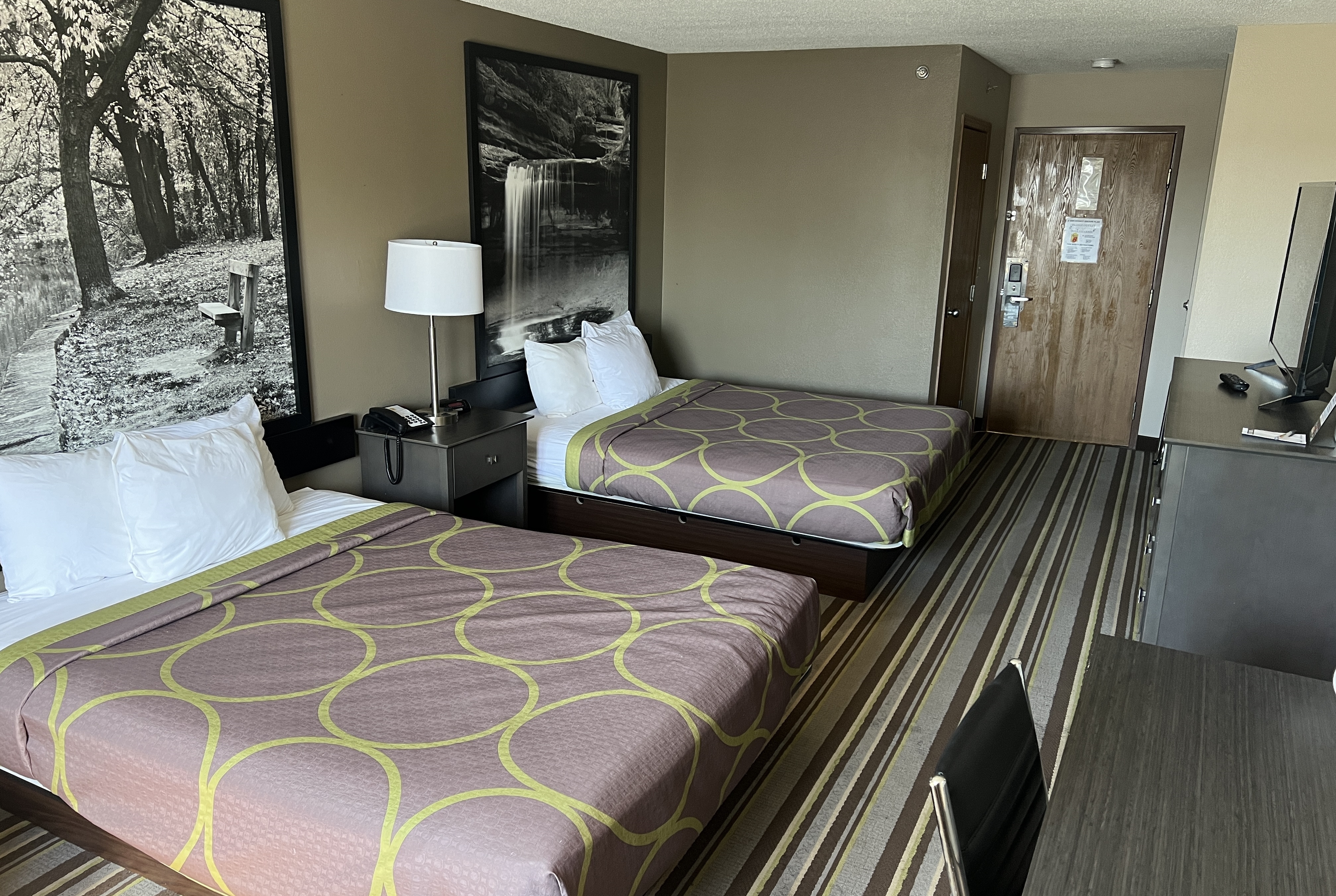 Guest room at the Super 8 by Wyndham Yorkville in Yorkville, Illinois