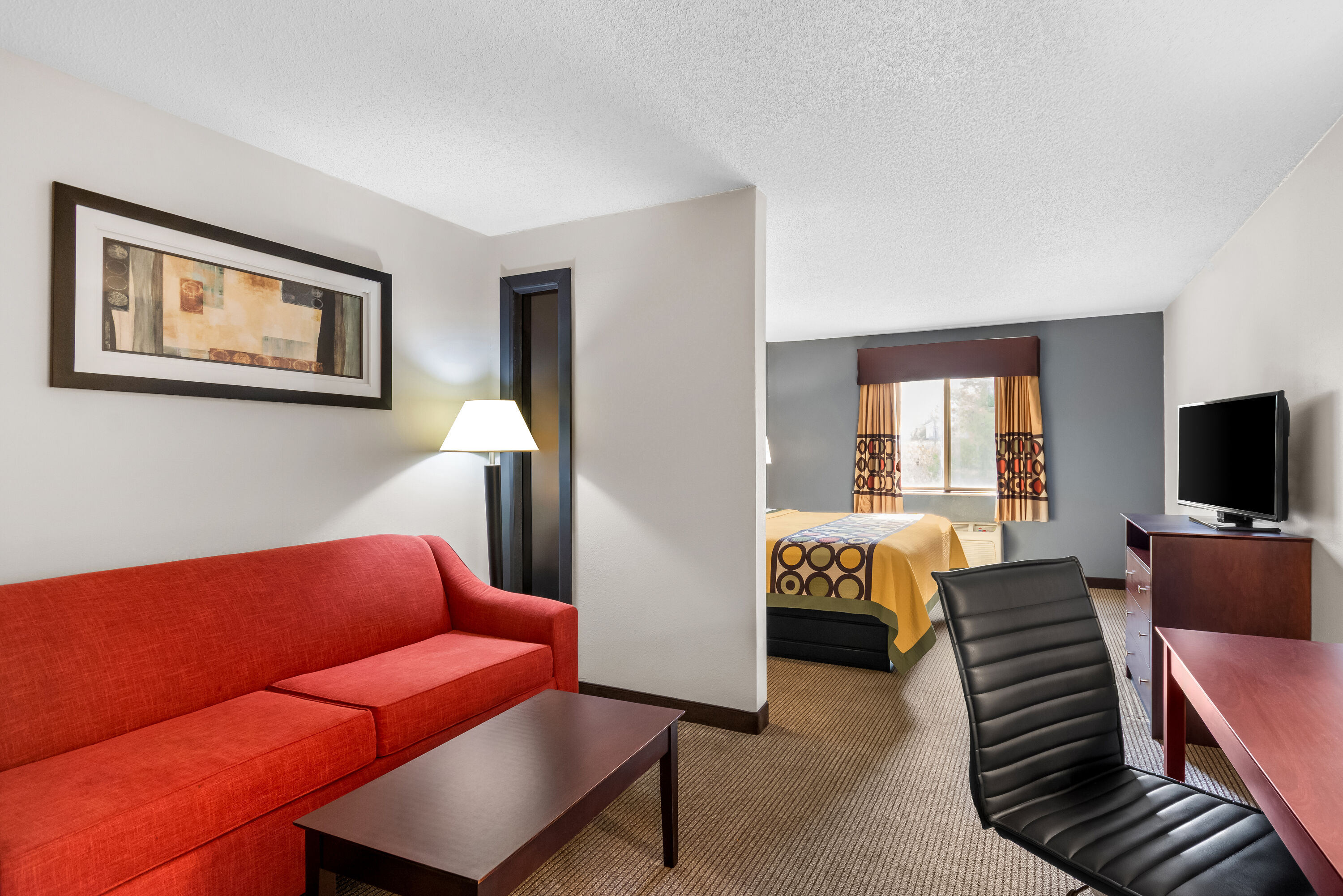 Super 8 by Wyndham Bloomington University Area suite in Bloomington, Indiana