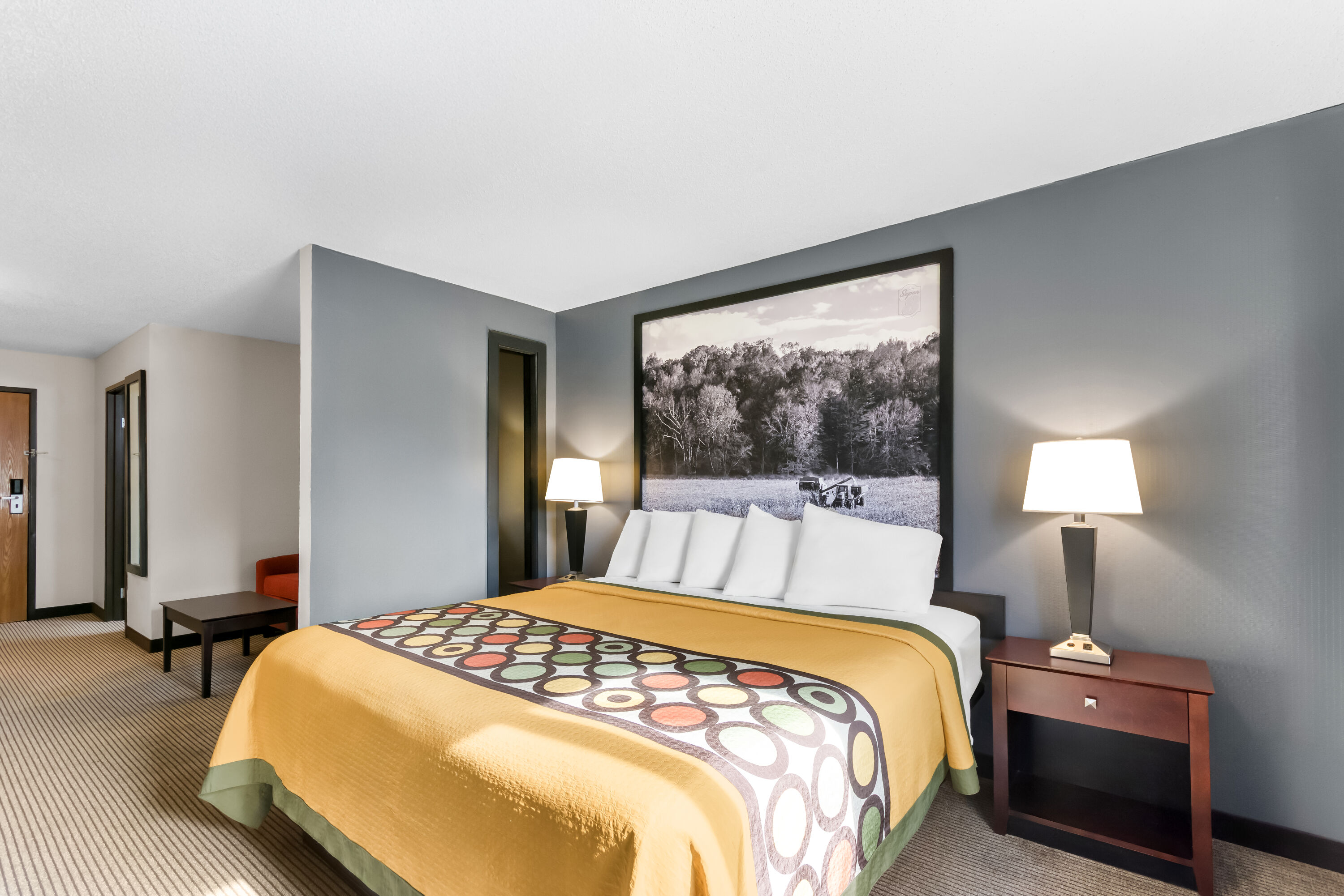 Super 8 by Wyndham Bloomington University Area suite in Bloomington, Indiana