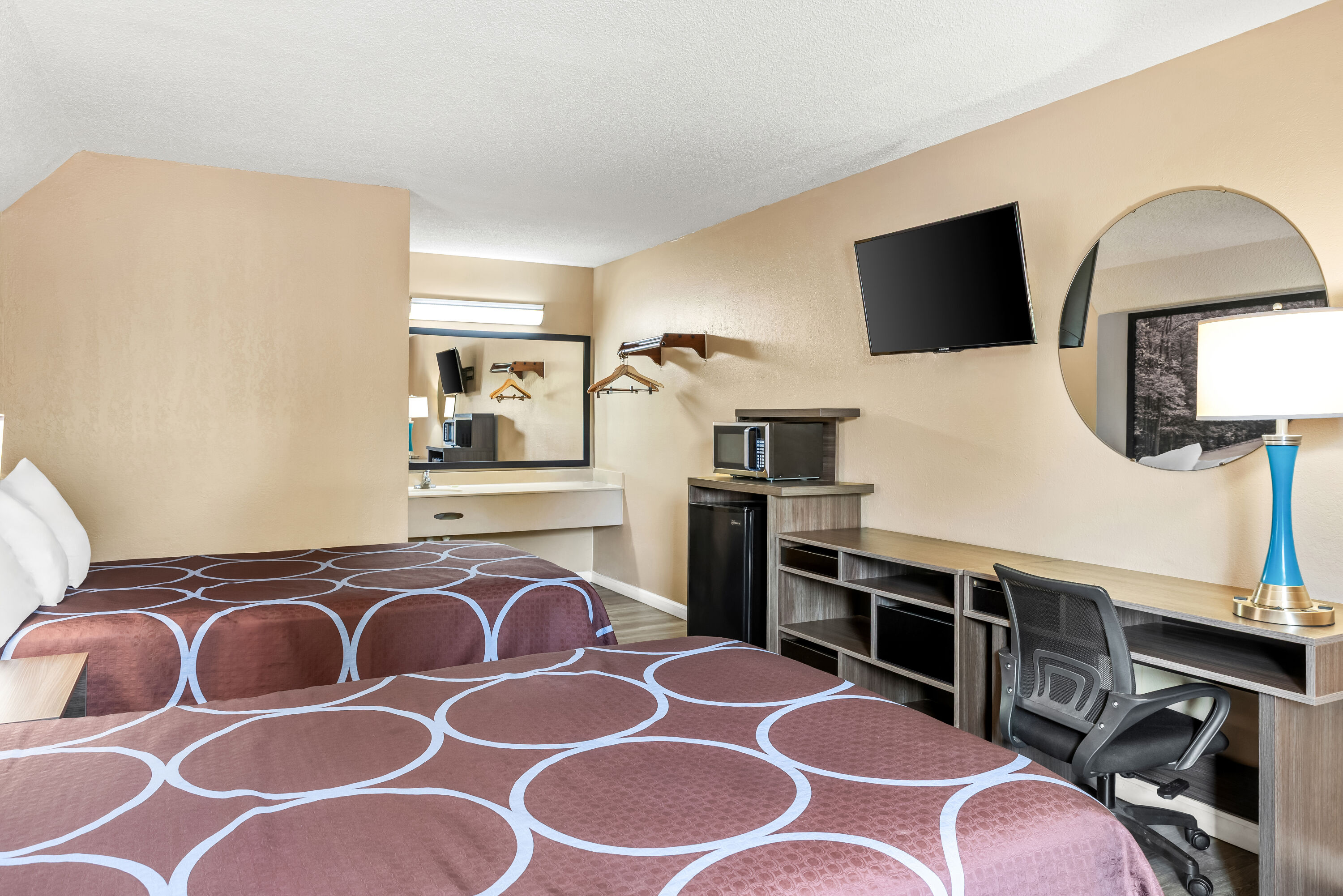 Double bed guest room at the Super 8 by Wyndham Brownsburg in Brownsburg, Indiana