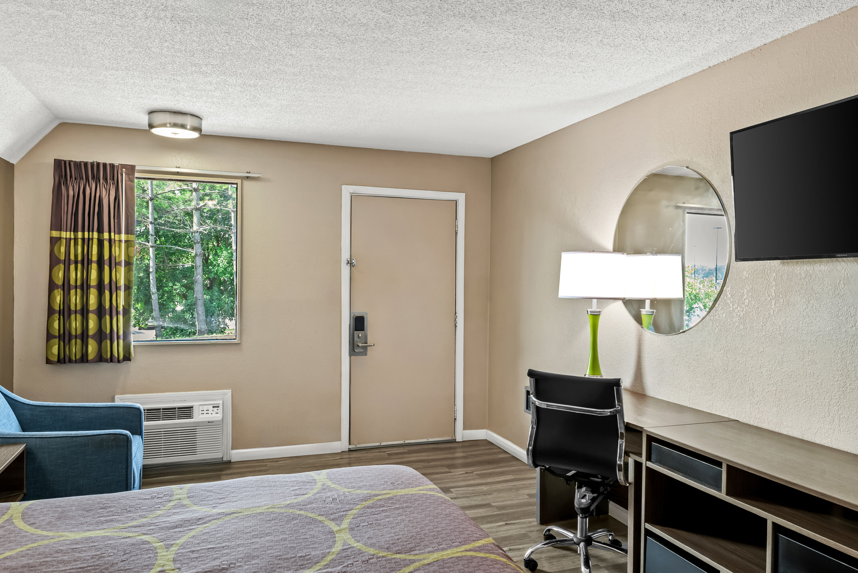 Double bed guest room at the Super 8 by Wyndham Brownsburg in Brownsburg, Indiana