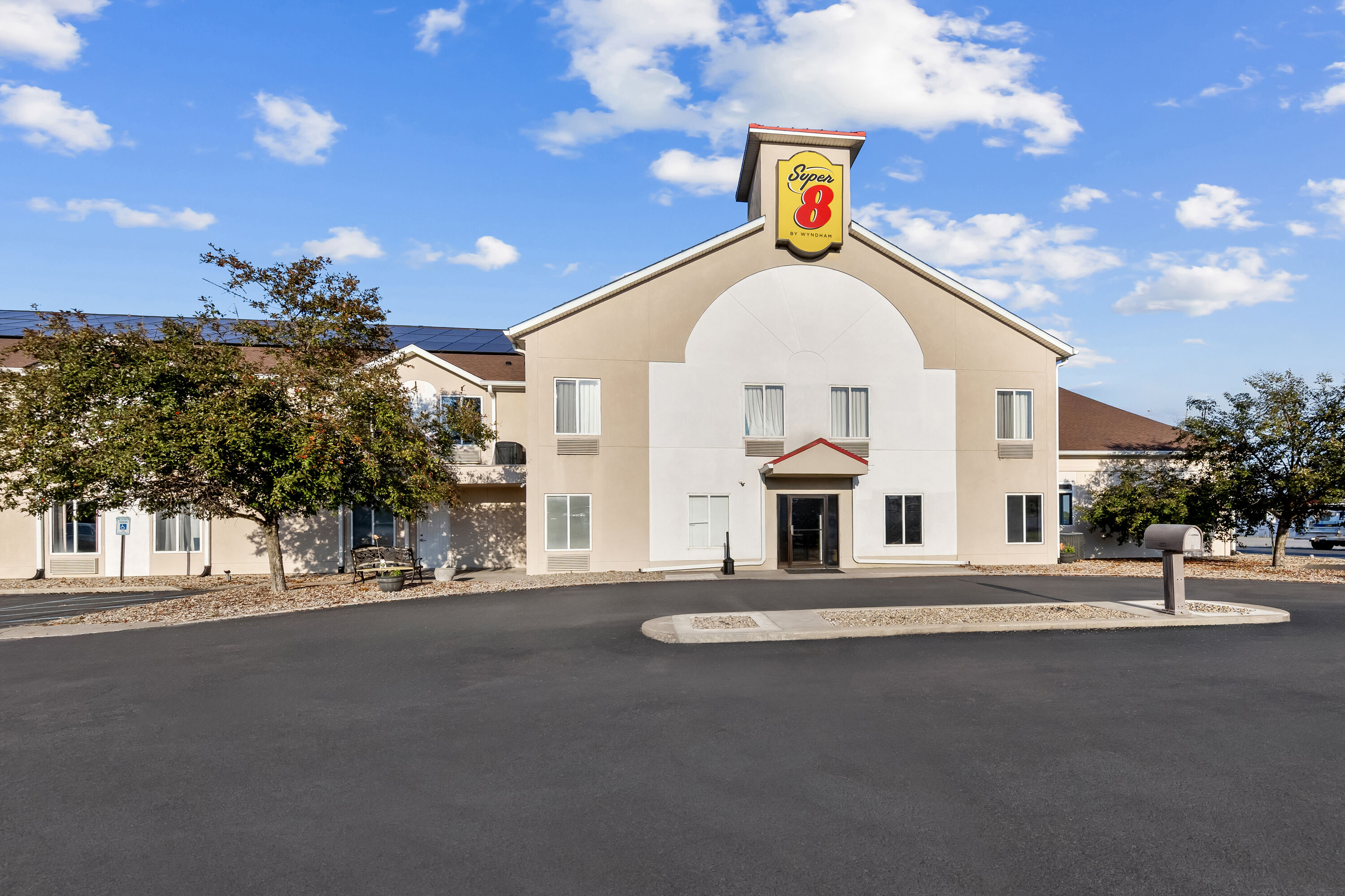 Exterior Day Image of Super 8 by Wyndham Cloverdale IN hotel in Cloverdale, Indiana