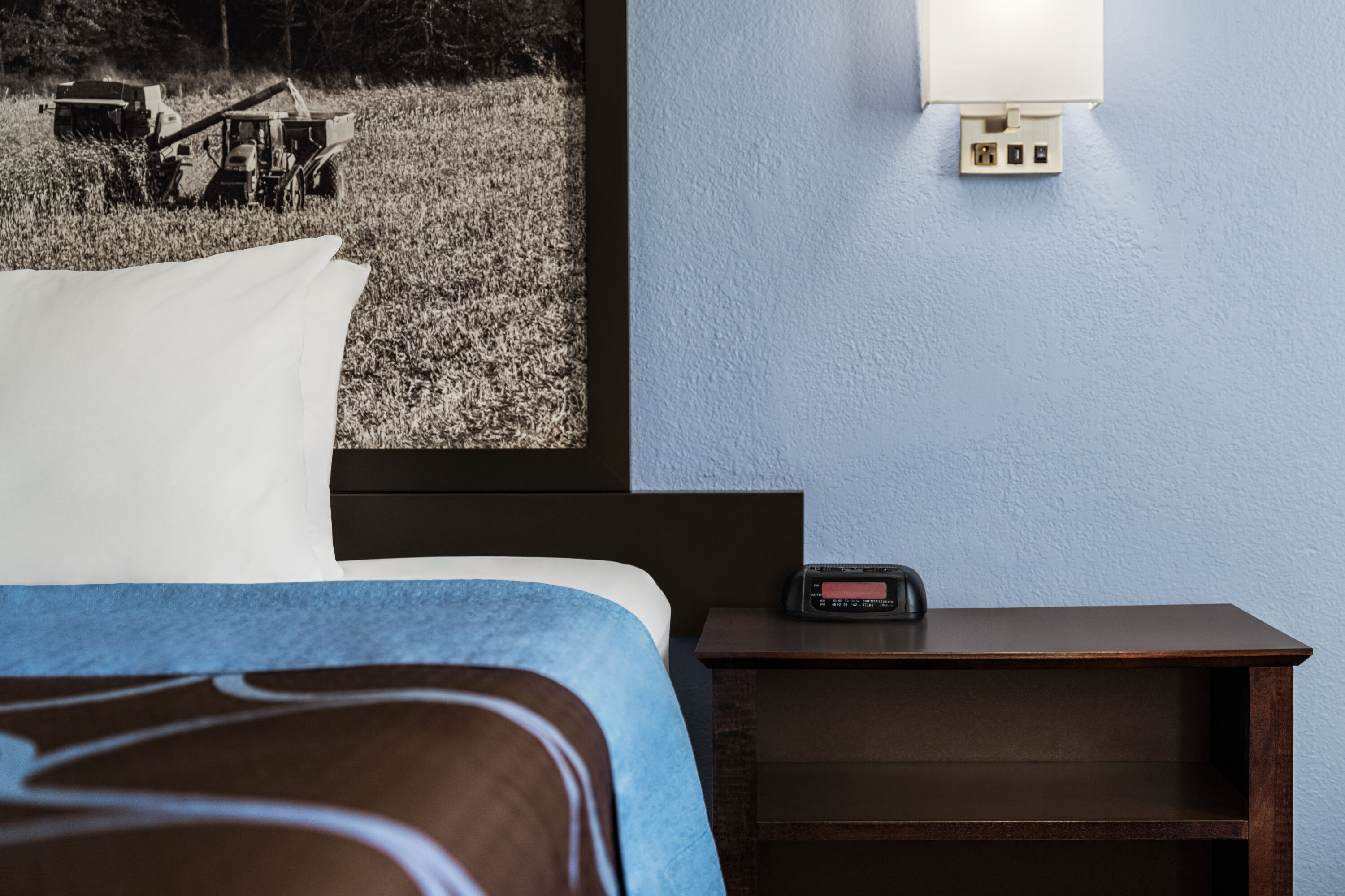 Guest room at the Super 8 by Wyndham Columbus/Edinburgh in Columbus, Indiana