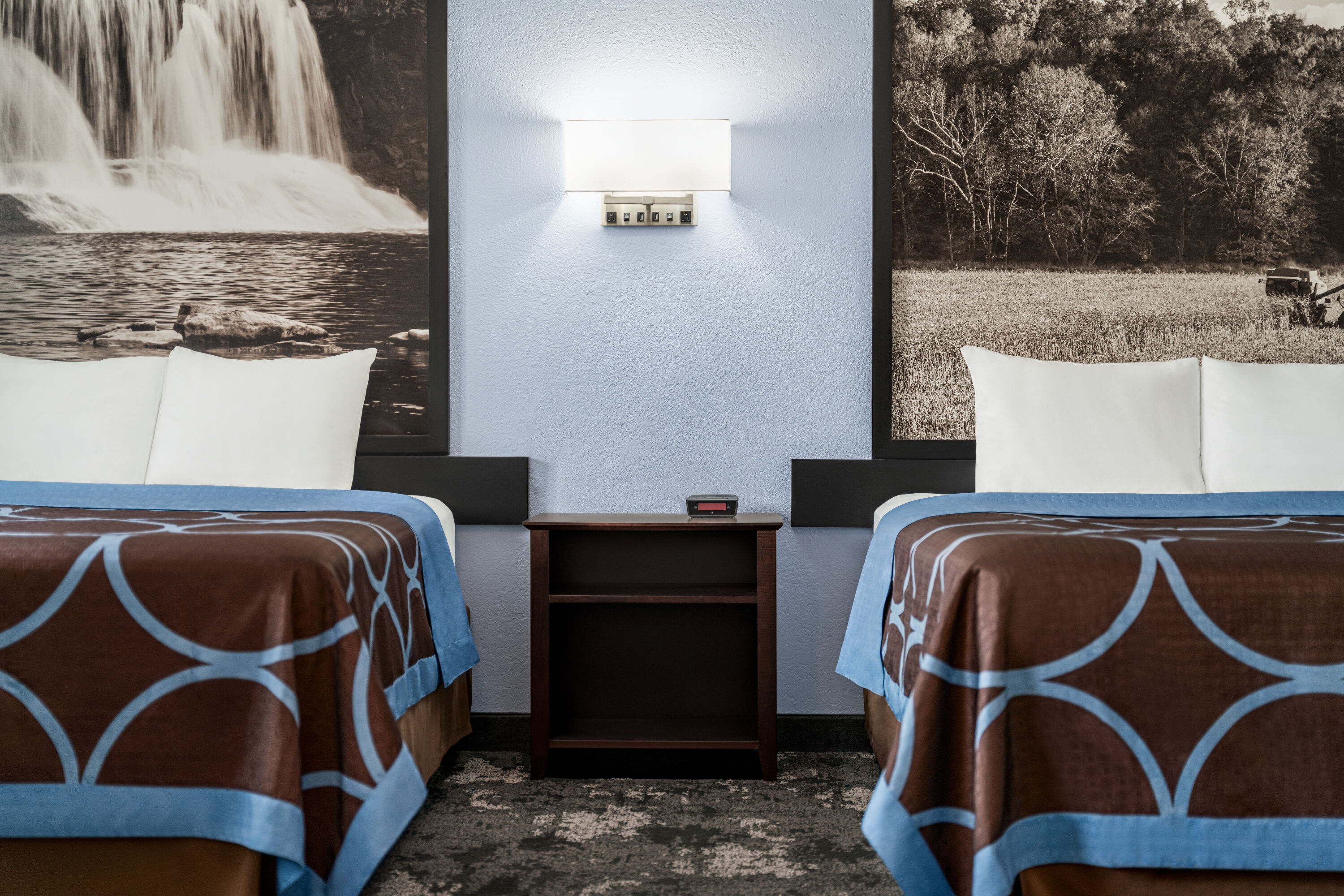 Super 8 by Wyndham Columbus/Edinburgh suite in Columbus, Indiana