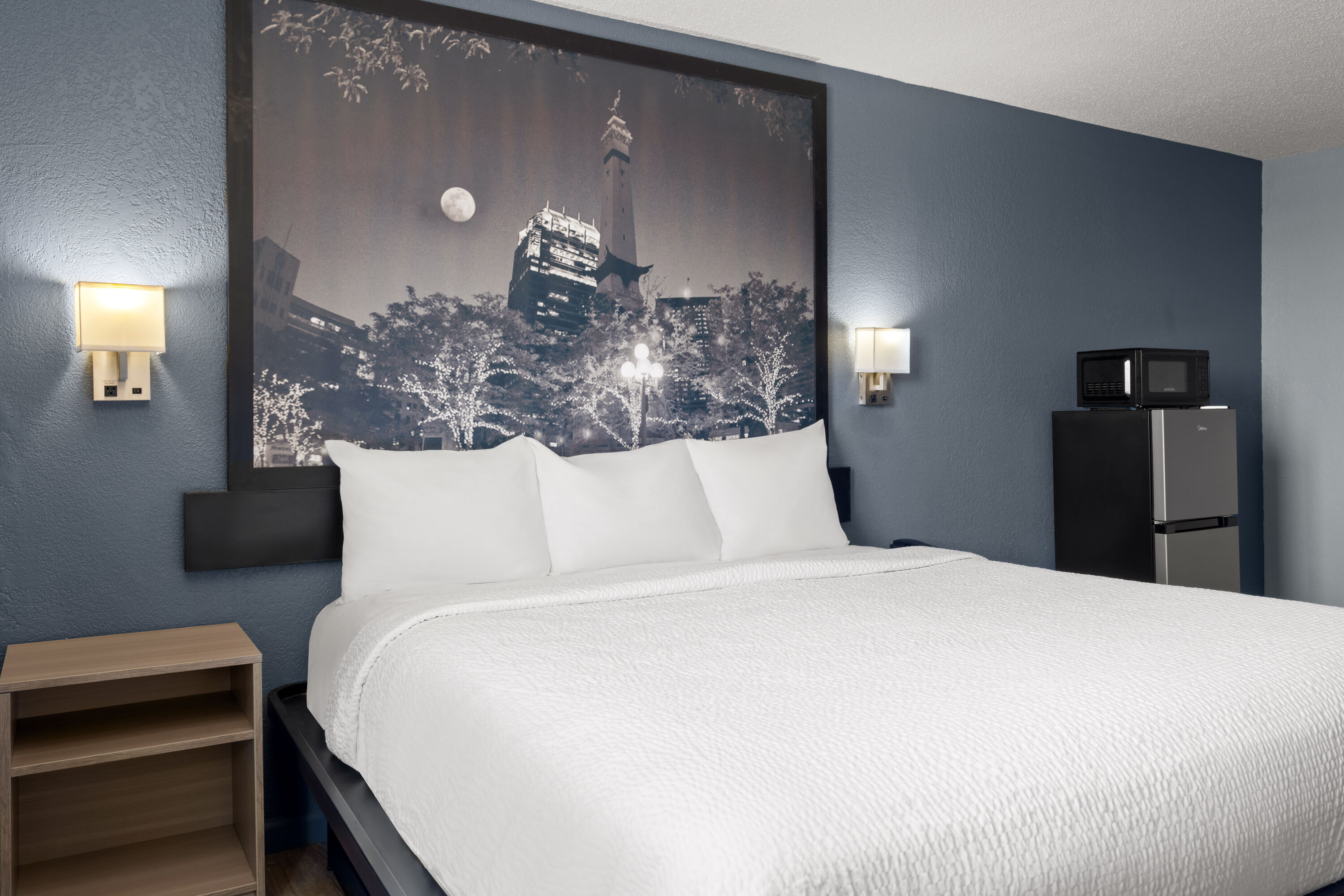 Guest room at the Super 8 by Wyndham Fort Wayne in Fort Wayne, Indiana