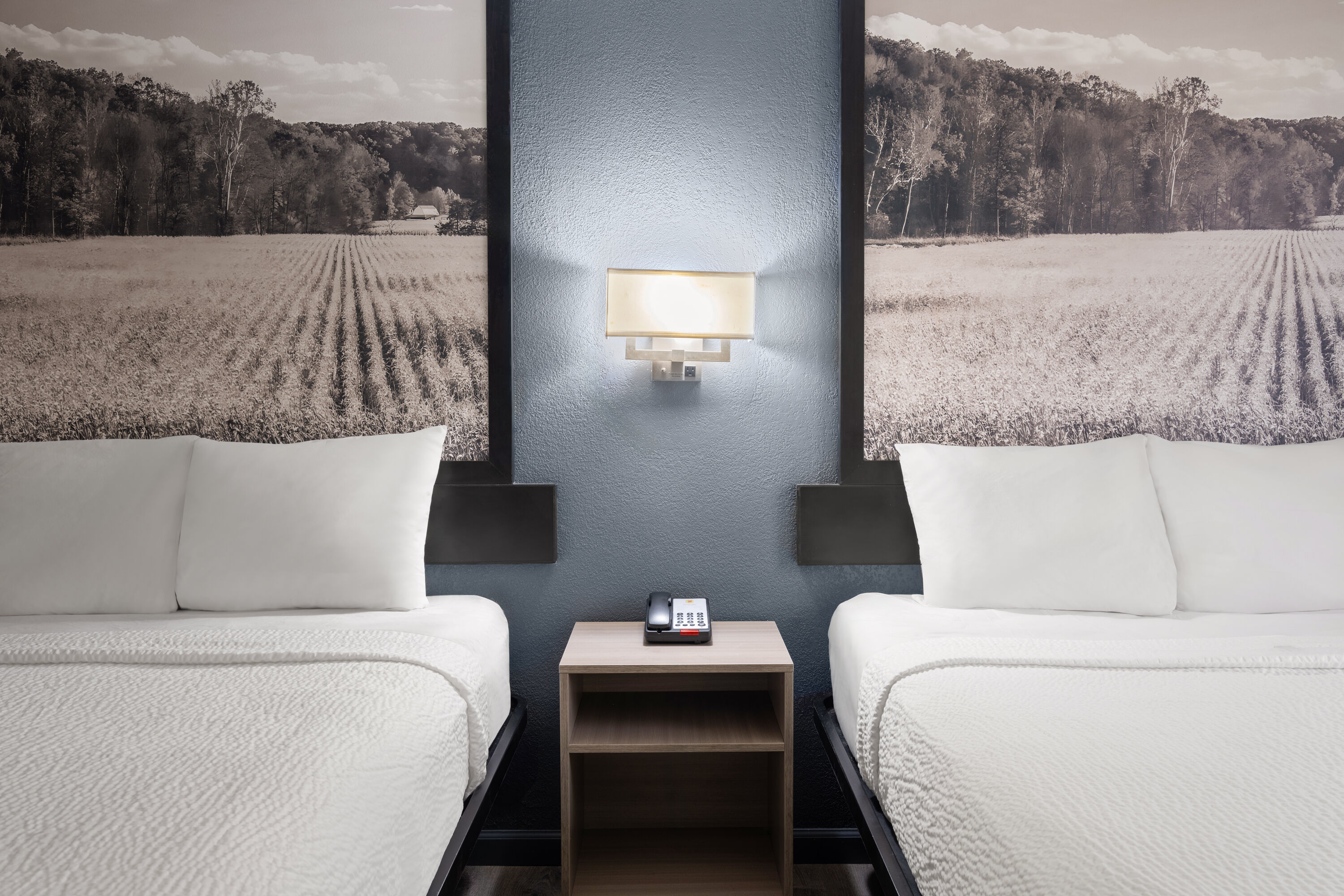 Super 8 by Wyndham Fort Wayne hot tub suite in Fort Wayne, Indiana