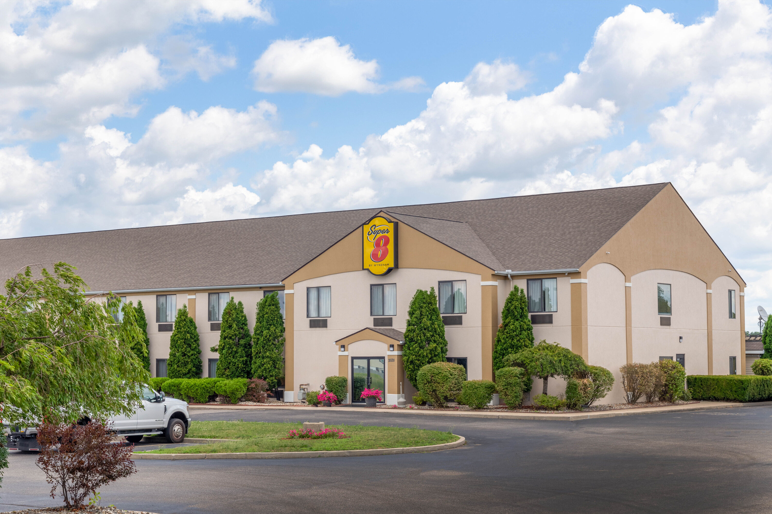 Exterior Day Image of Super 8 by Wyndham Goshen hotel in Goshen, Indiana