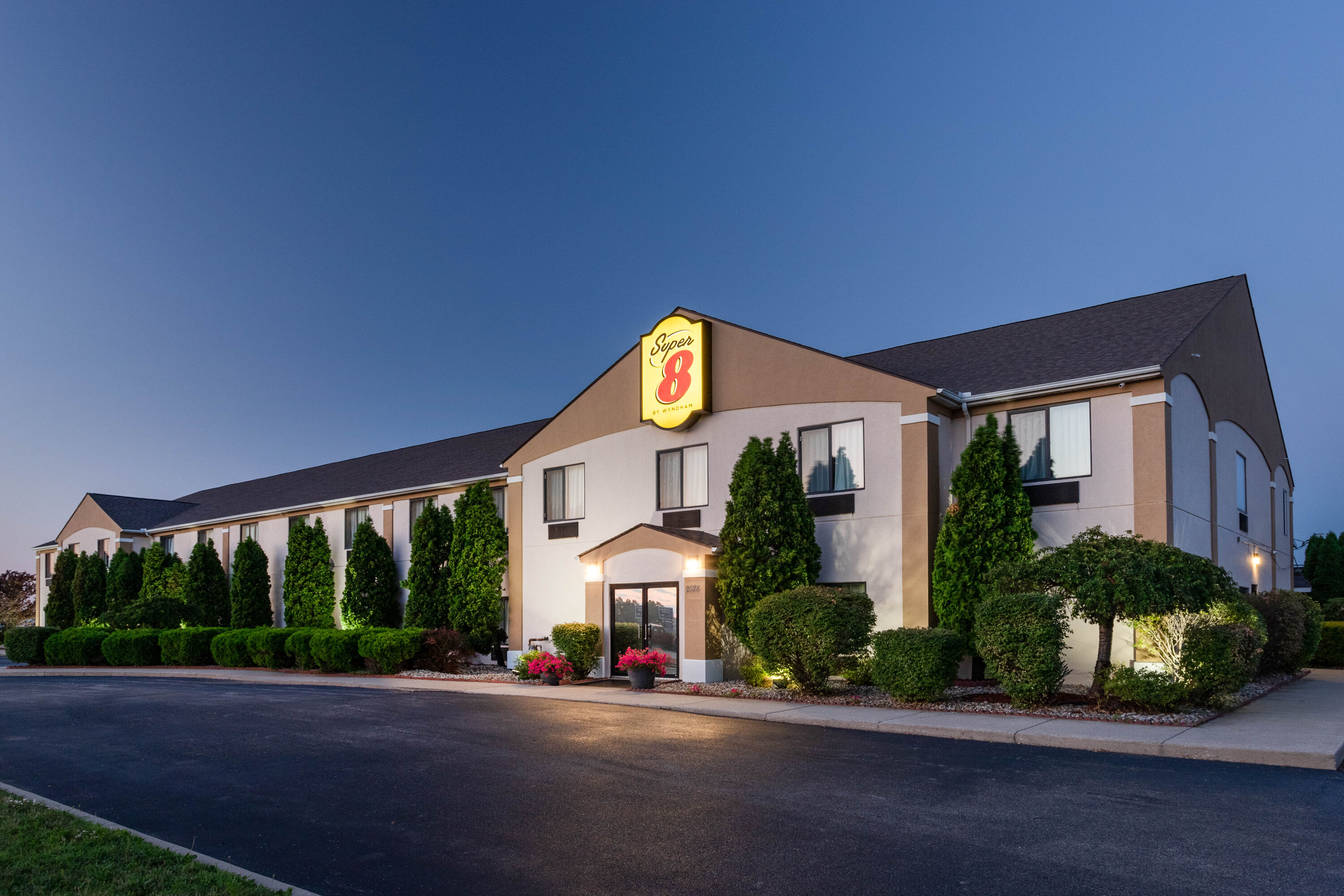Exterior Dusk Image of Super 8 by Wyndham Goshen hotel in Goshen, Indiana