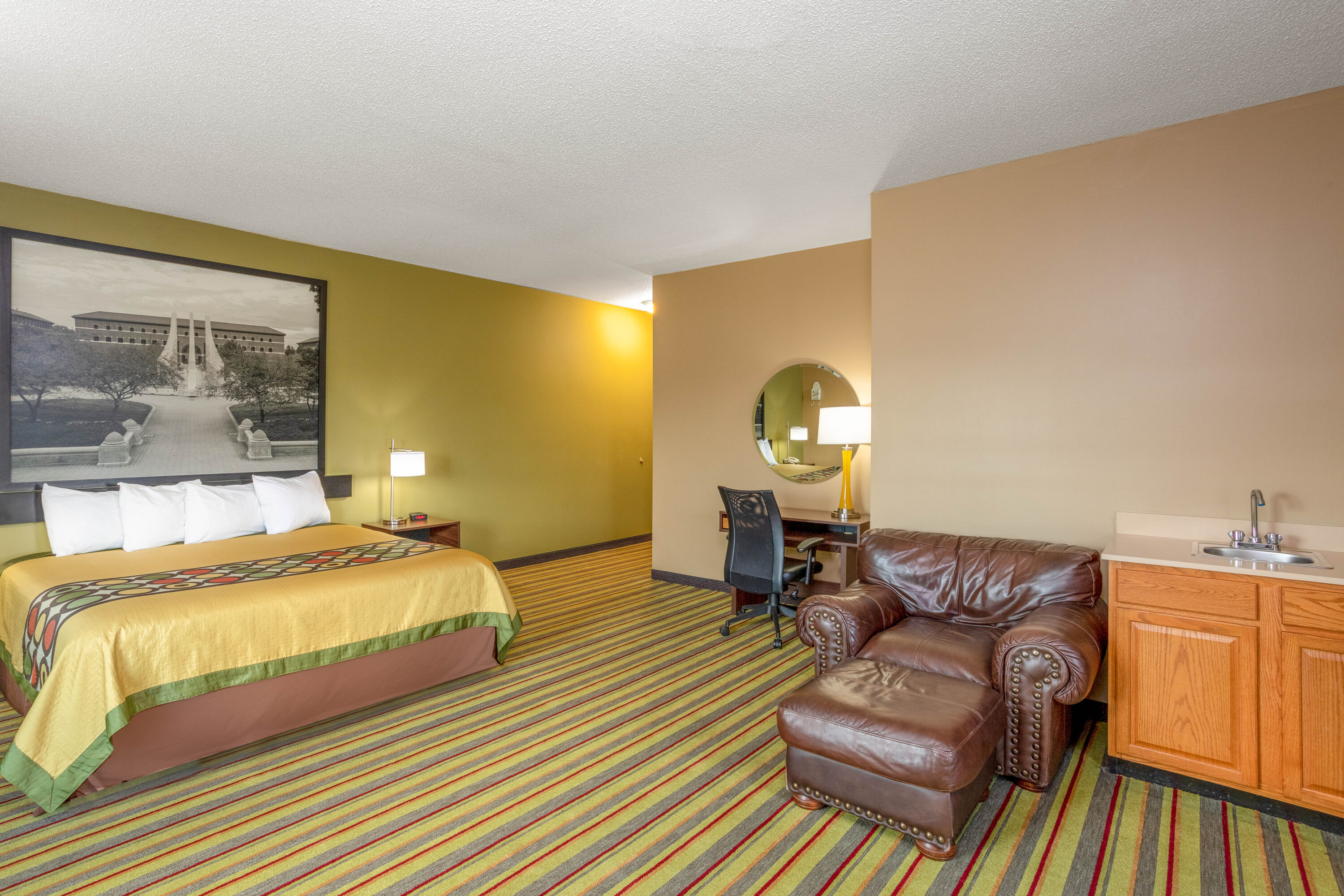 Super 8 by Wyndham Goshen suite in Goshen, Indiana