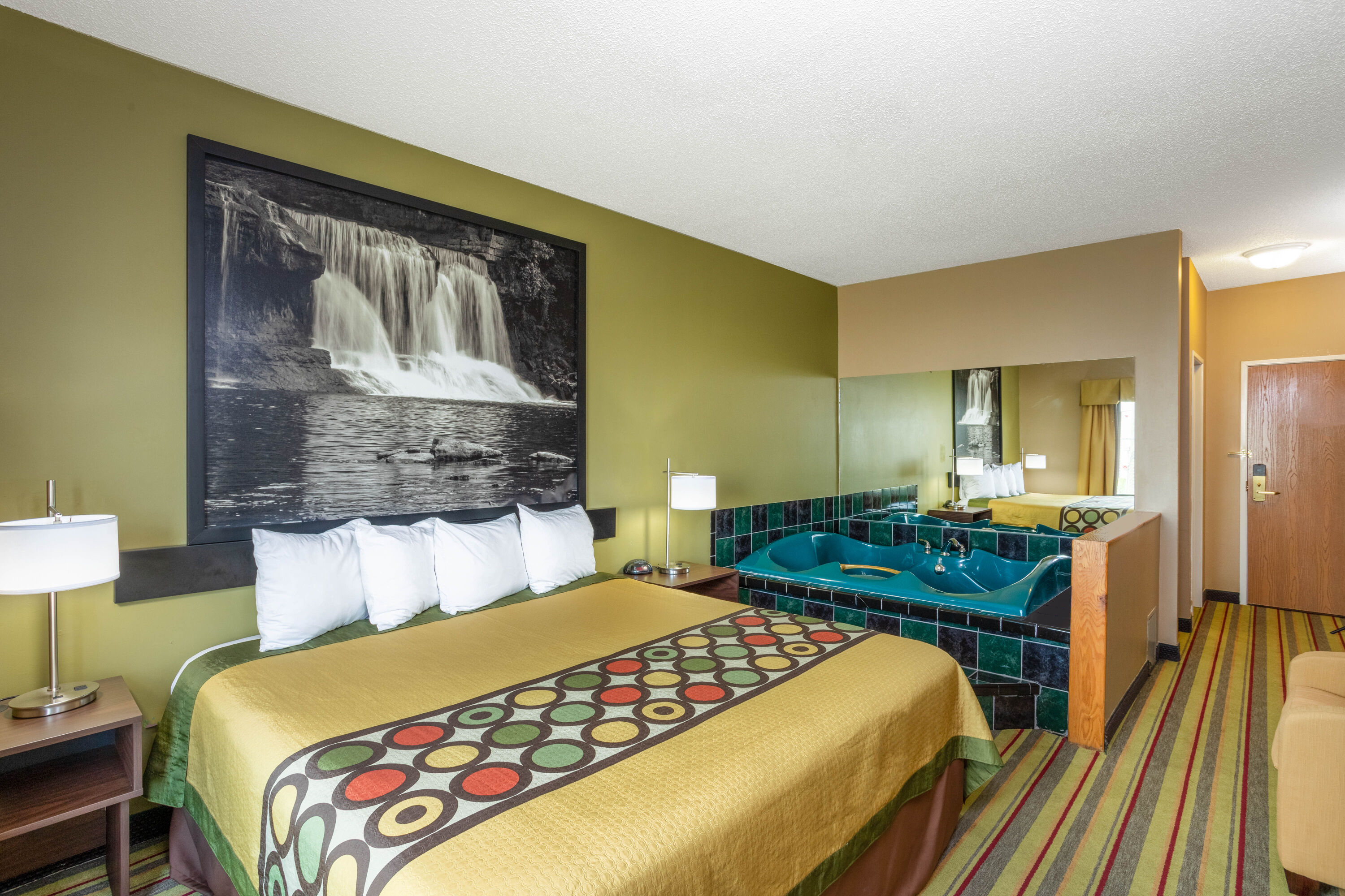 Super 8 by Wyndham Goshen suite in Goshen, Indiana
