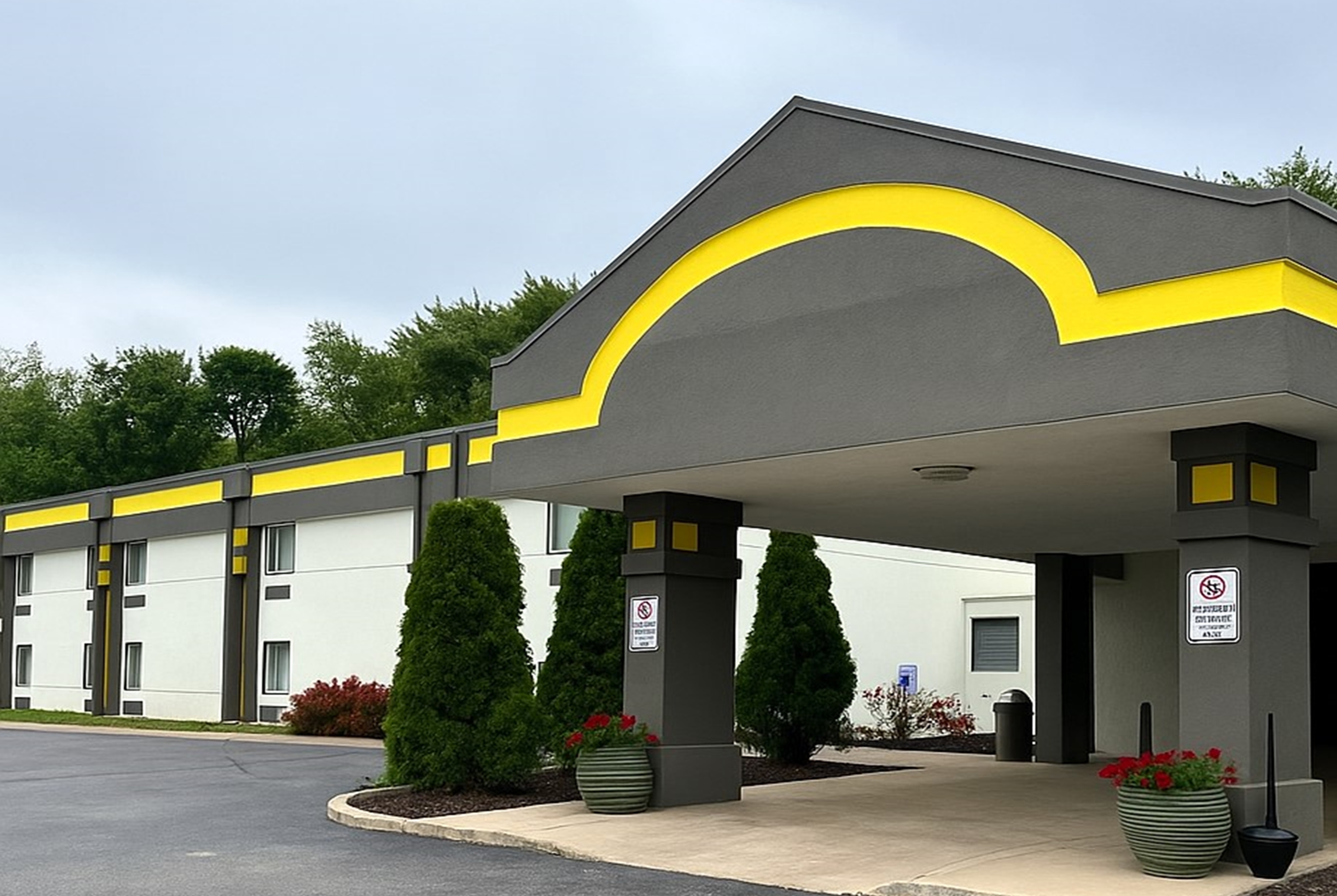 Exterior of Super 8 by Wyndham Logansport hotel in Logansport, Indiana