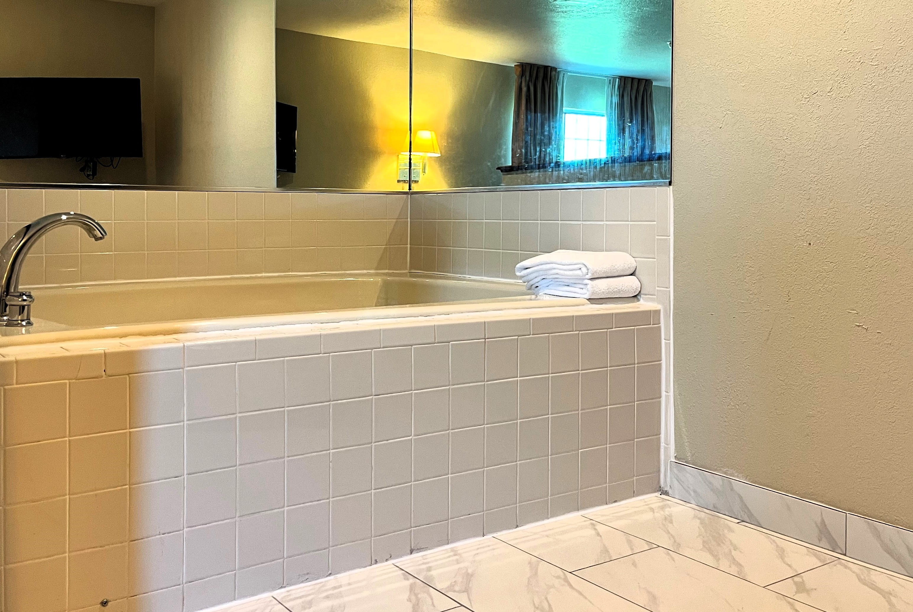 Super 8 by Wyndham Madison IN suite in Madison, Indiana