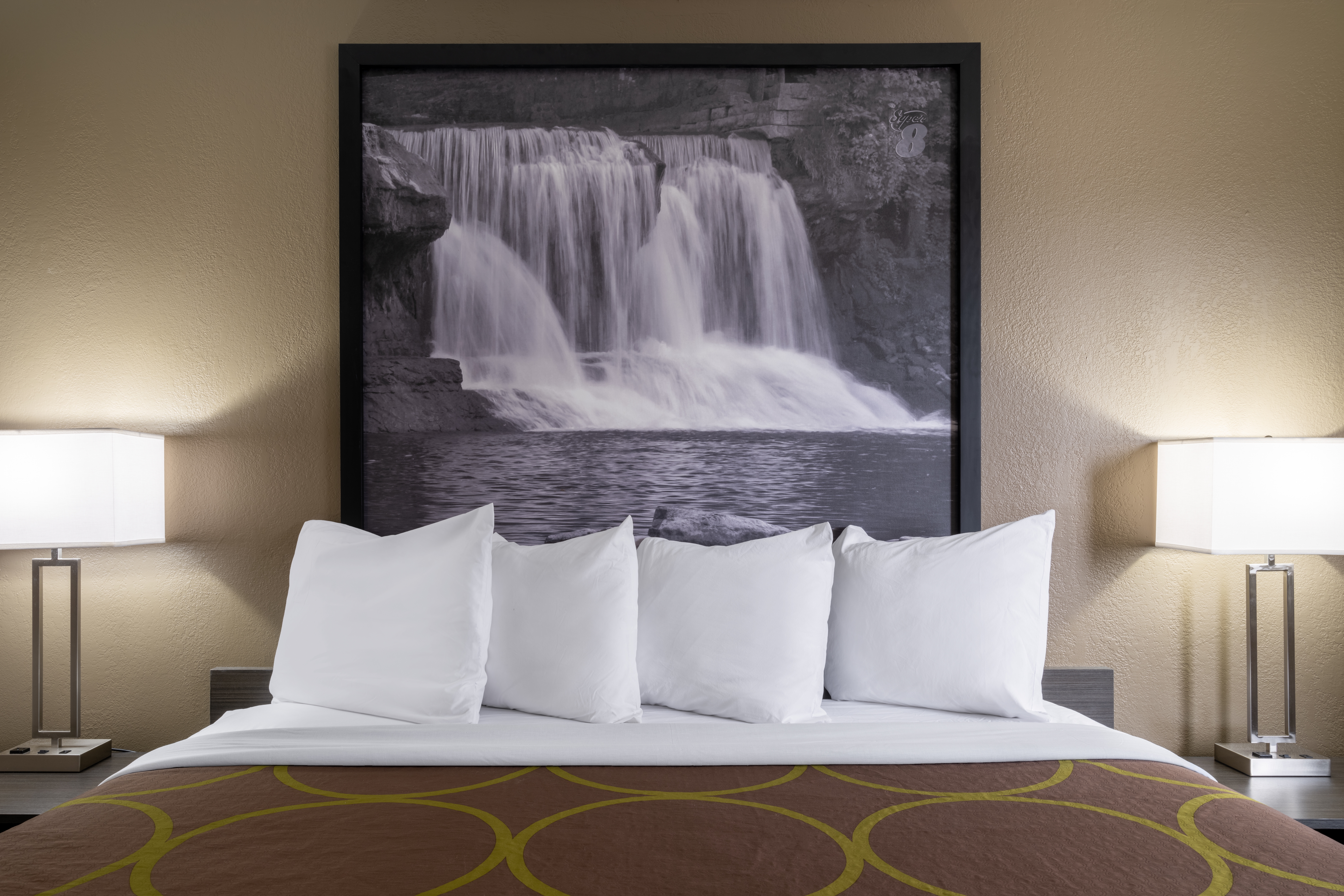 Guest room at the Super 8 by Wyndham Merrillville in Merrillville, Indiana