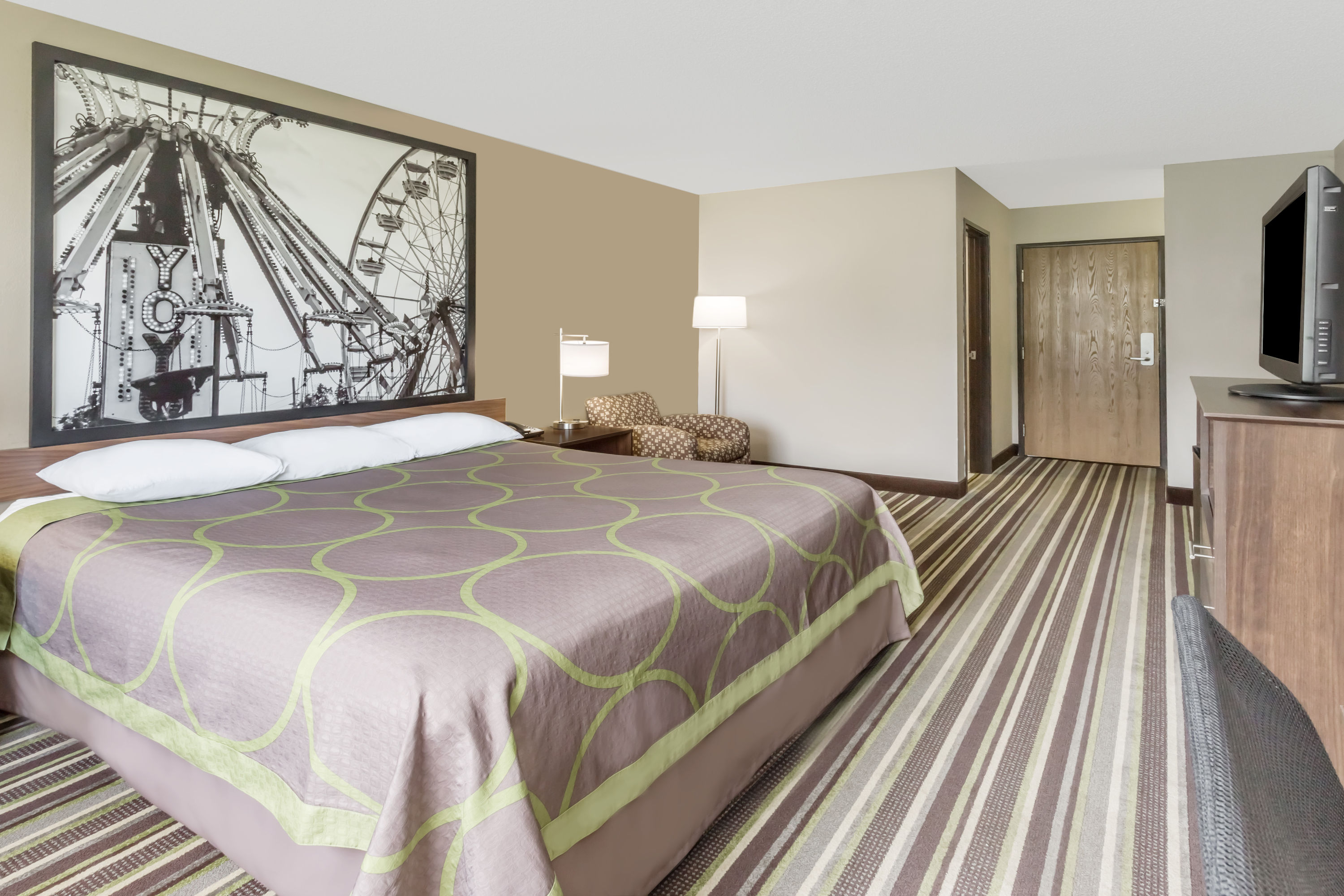 Guest room at the Super 8 by Wyndham Plymouth in Plymouth, Indiana