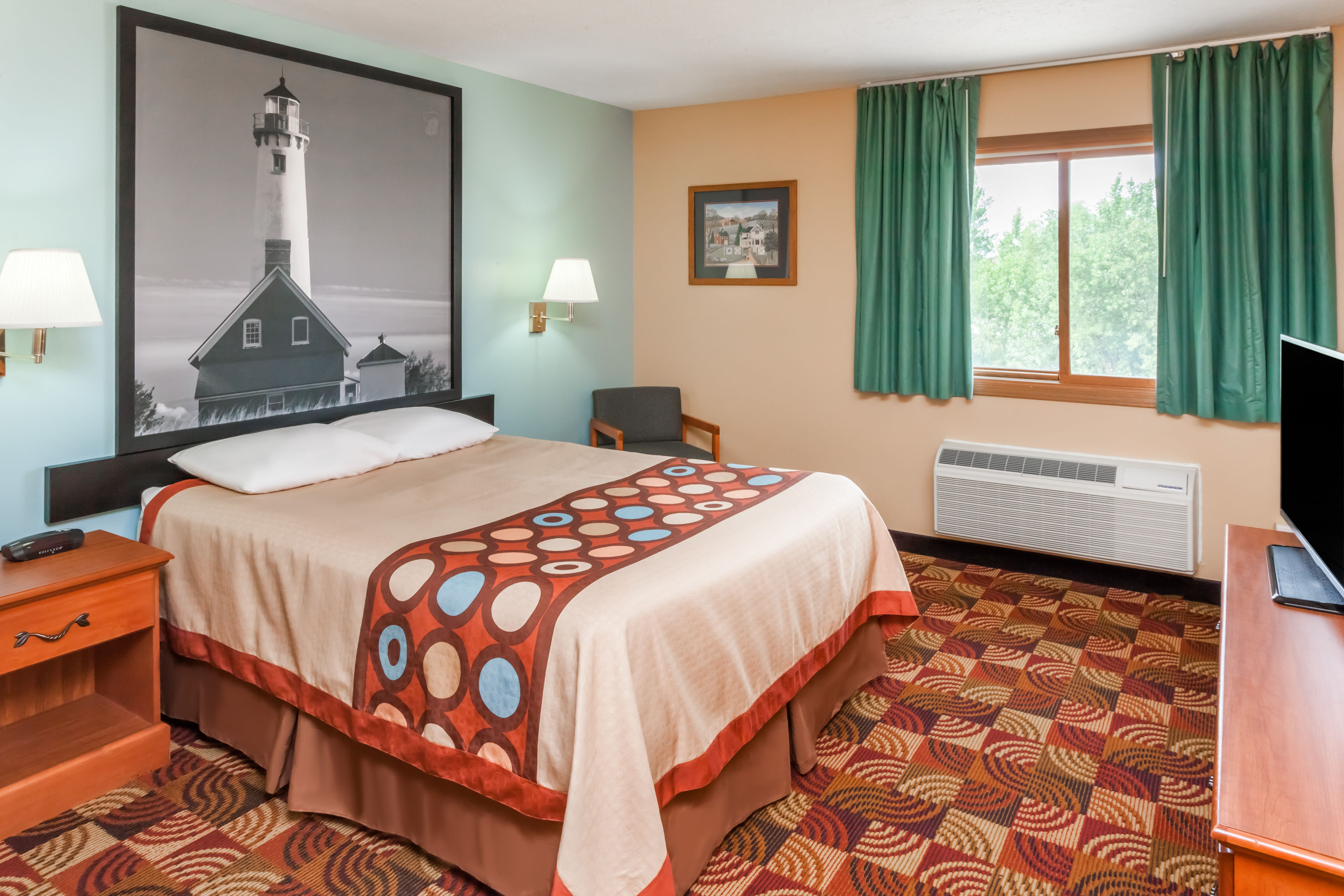 Super 8 by Wyndham Shipshewana suite in Shipshewana, Indiana