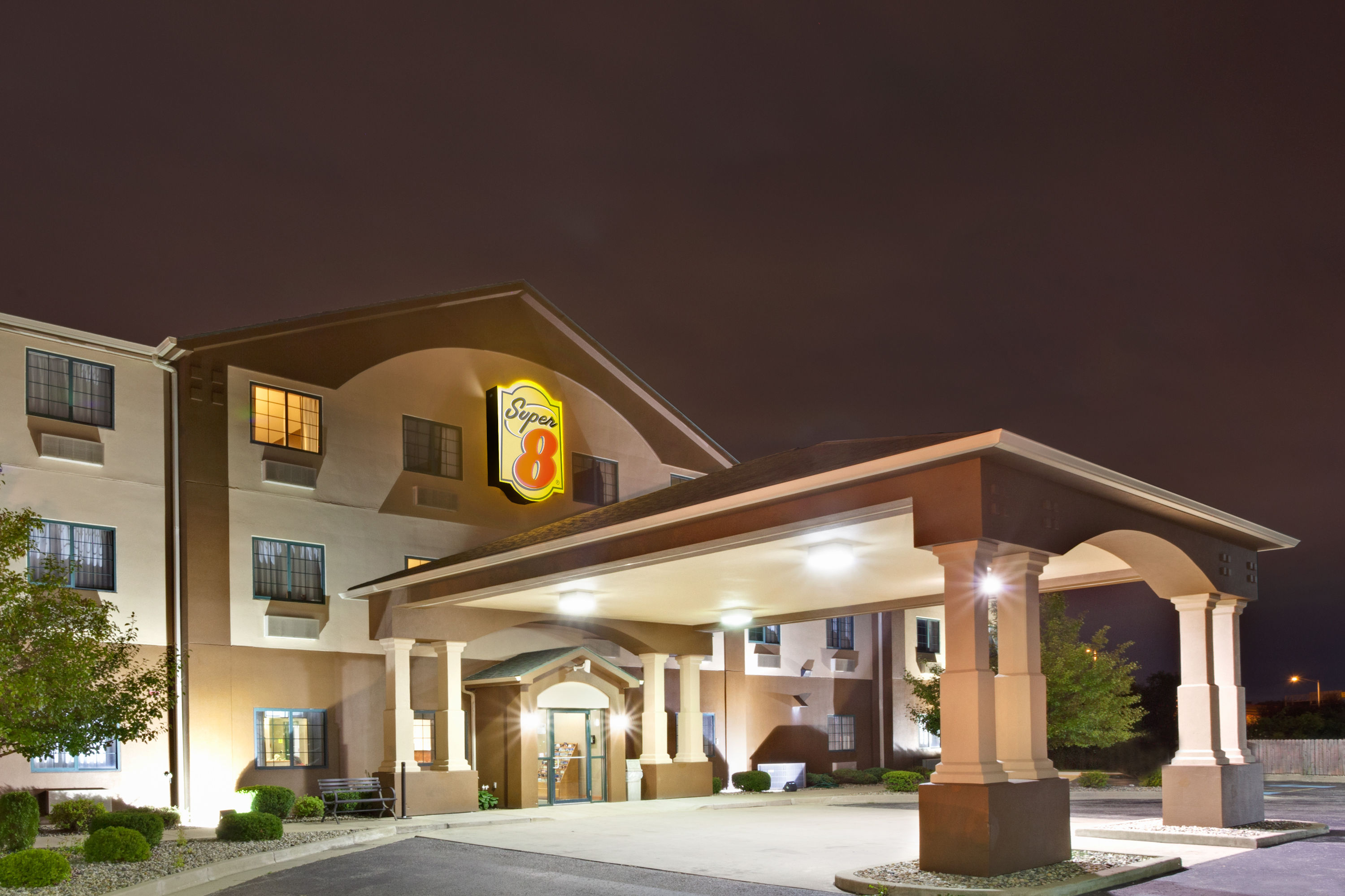 Exterior of Super 8 by Wyndham South Bend hotel in South Bend, Indiana