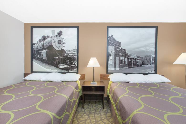 Guest room at the Super 8 Belleville in Belleville, Kansas