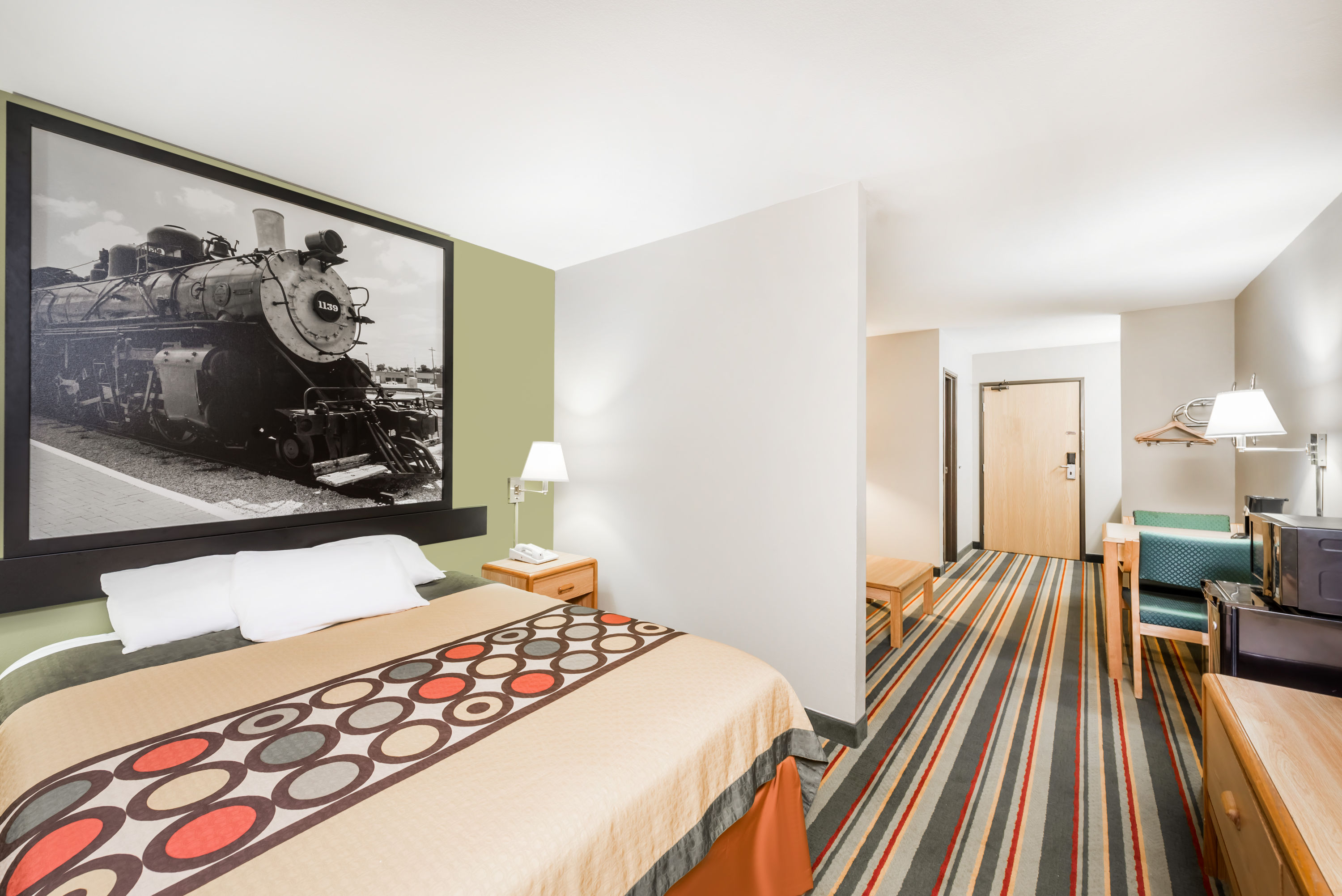 Guest room at the Super 8 by Wyndham Chanute in Chanute, Kansas