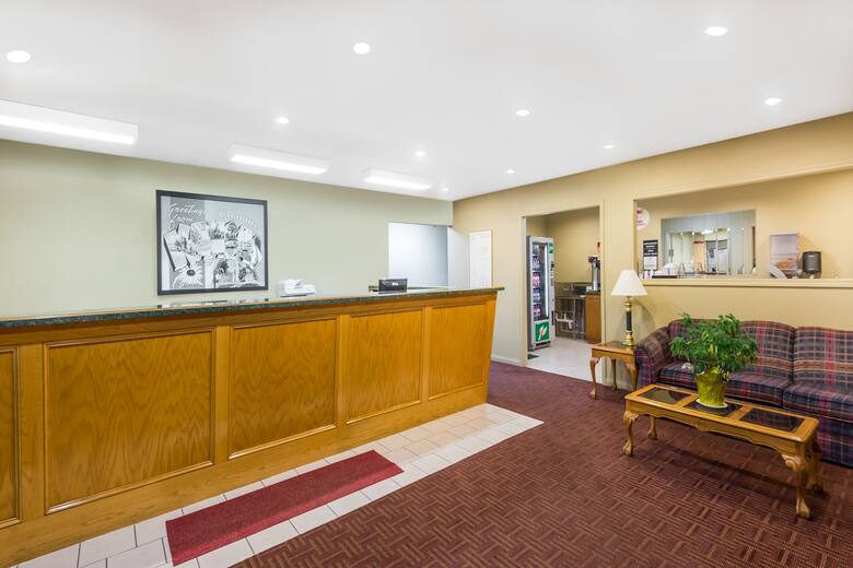 Super 8 Chanute hotel lobby in Chanute, Kansas