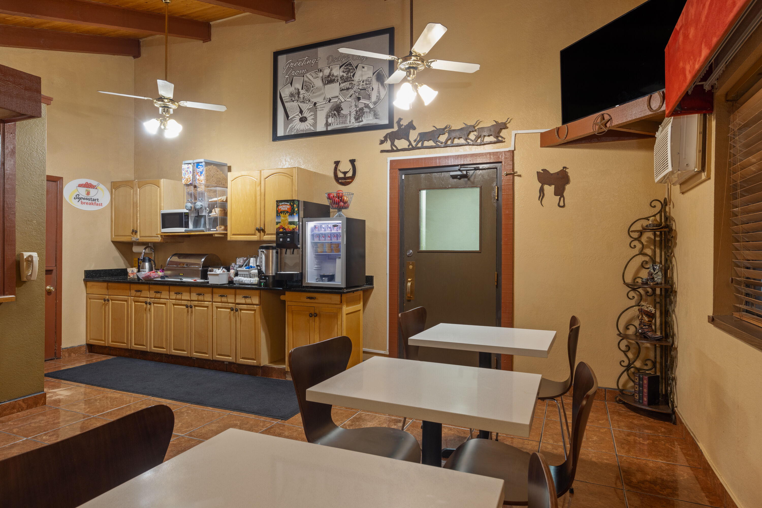 Super 8 By Wyndham Dodge City Dodge City Ks Hotels