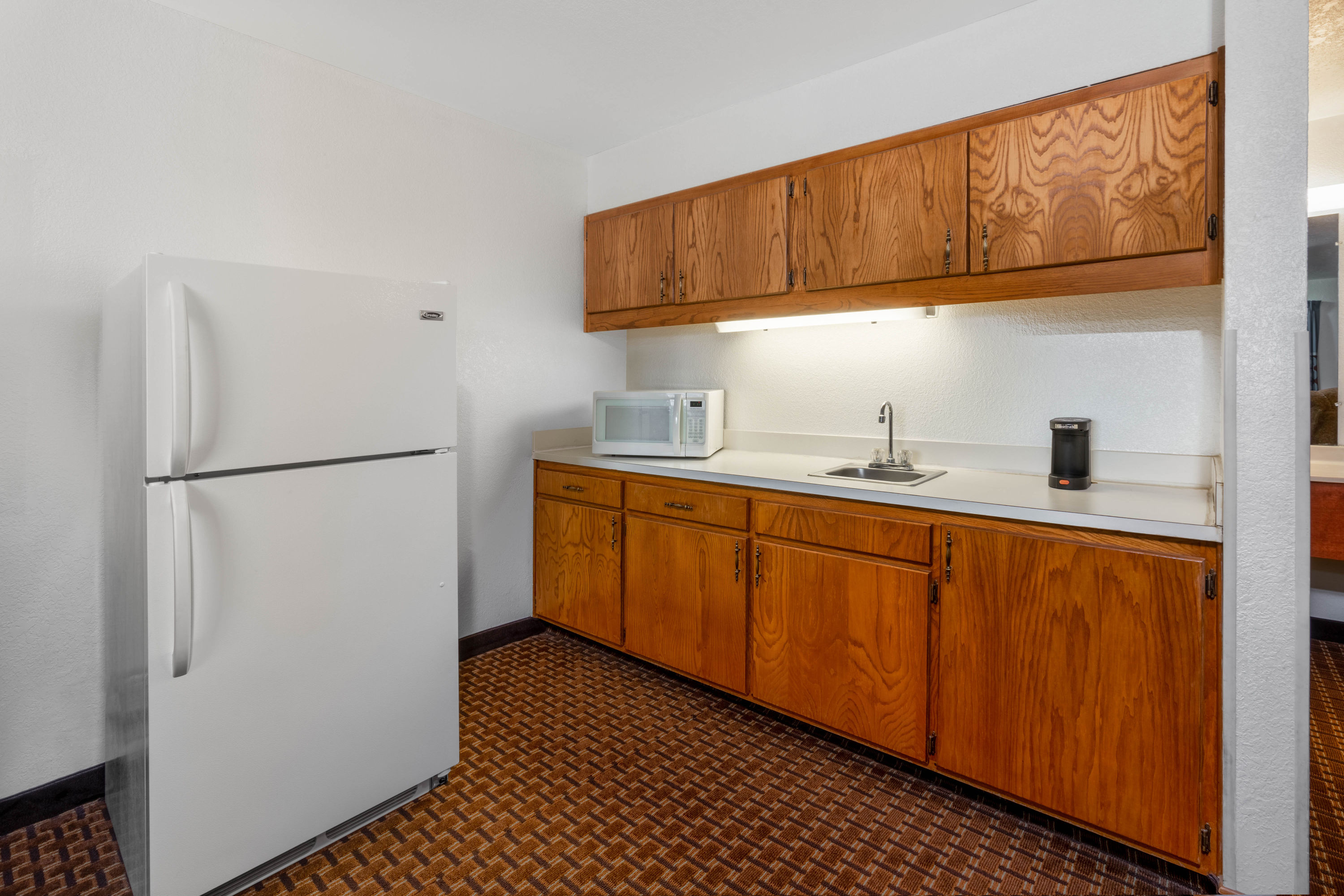 Super 8 by Wyndham Goodland suite in Goodland, Kansas