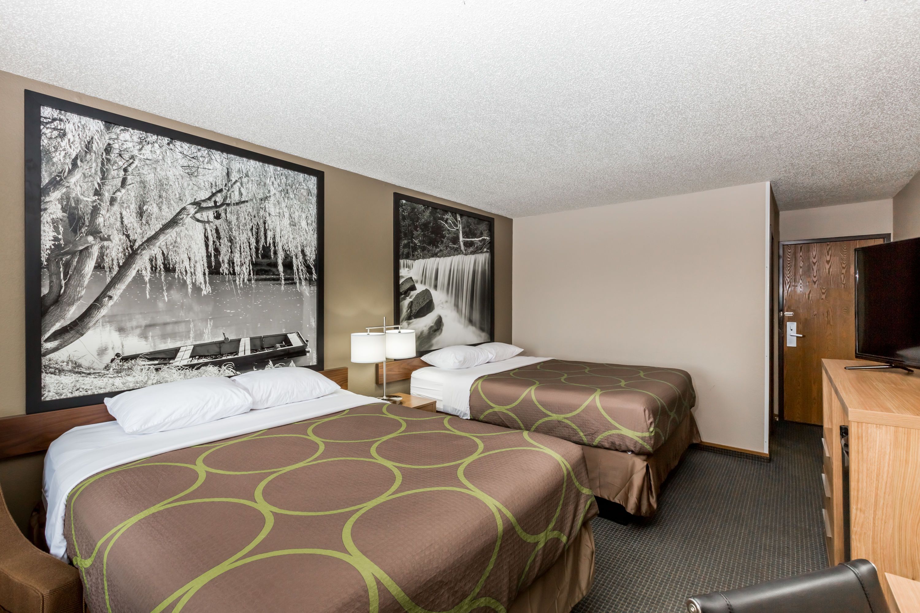 Super 8 By Wyndham Hays Ks Hays Ks Hotels