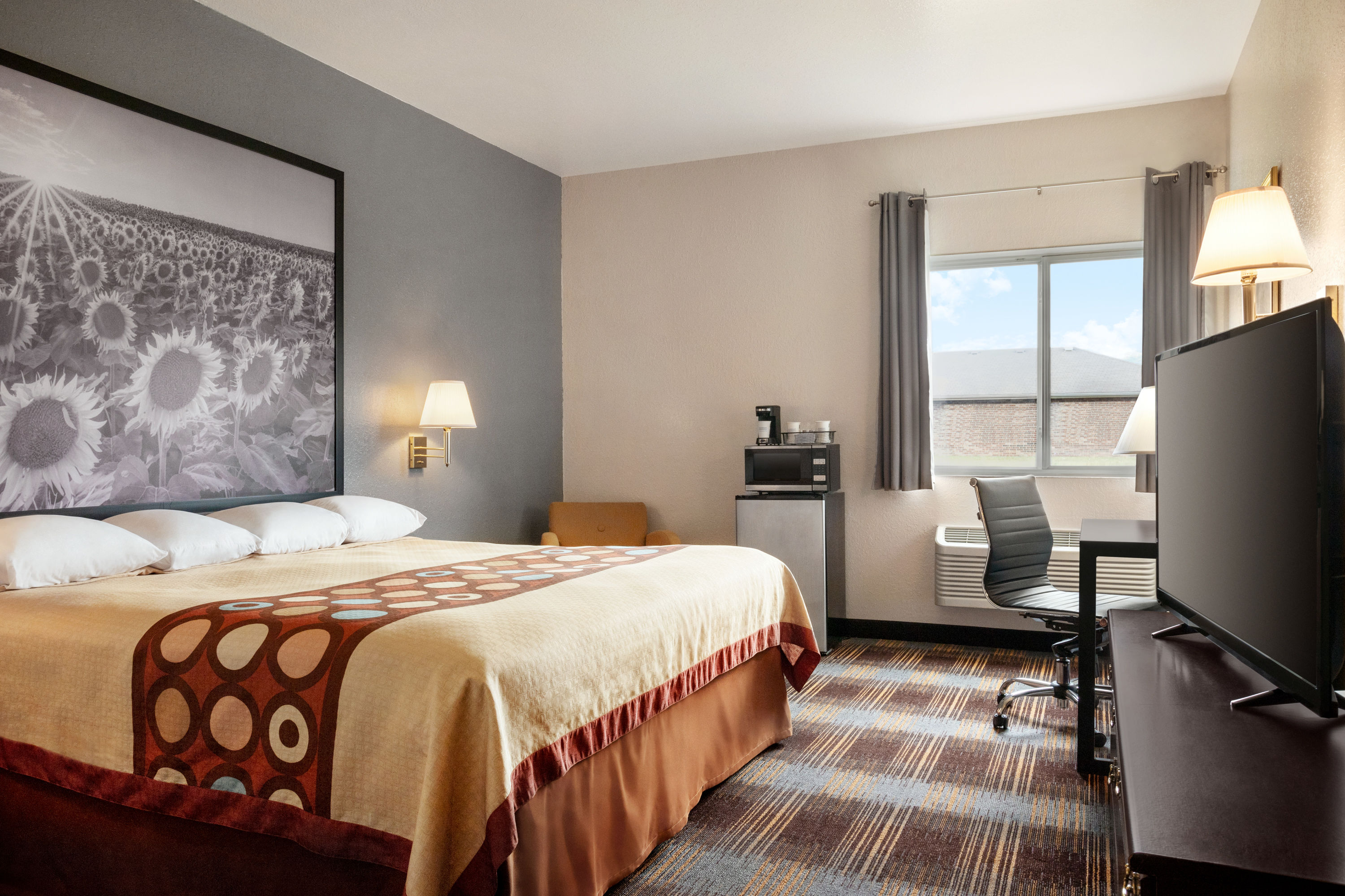 Super 8 by Wyndham Holton Holton, KS Hotels