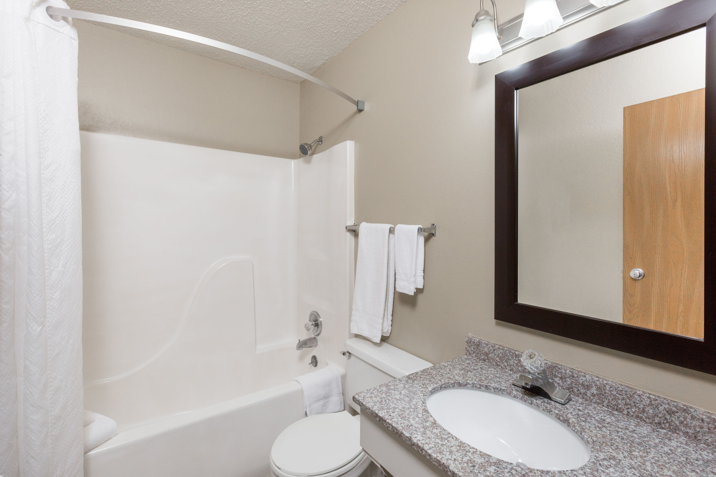 Super 8 By Wyndham Manhattan Ks Manhattan Ks Hotels
