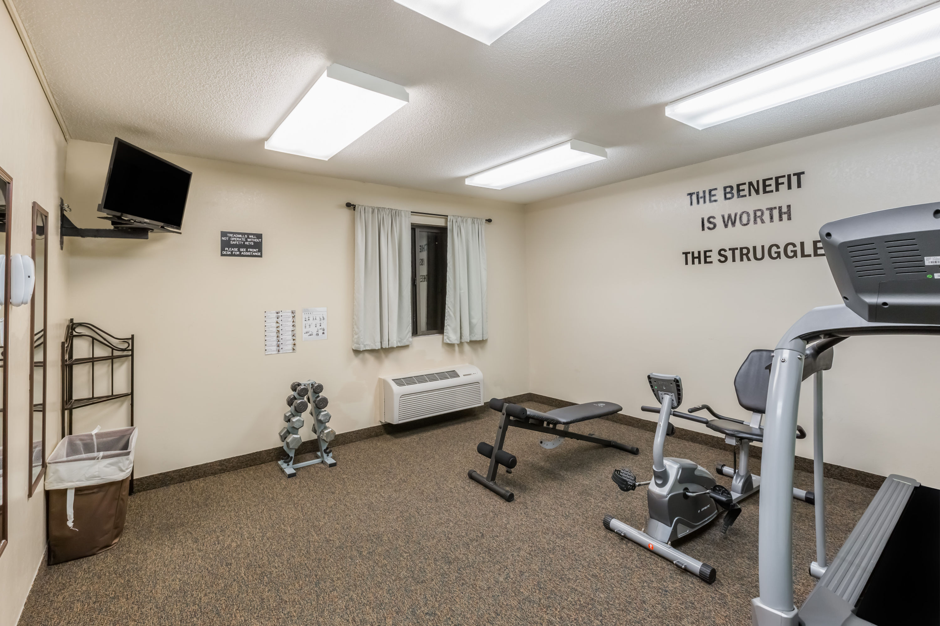 Super 8 By Wyndham Manhattan Ks Manhattan Ks Hotels