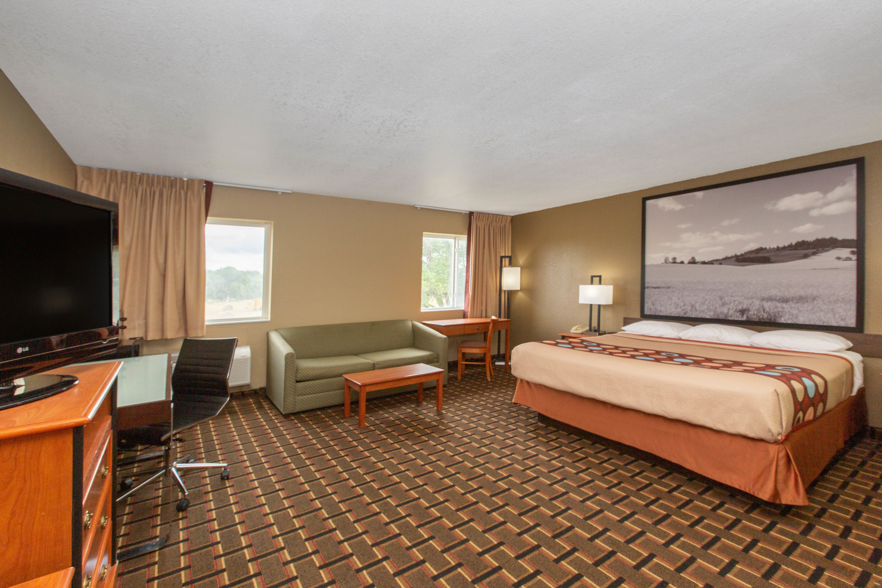 Super 8 by Wyndham Ottawa suite in Ottawa, Kansas