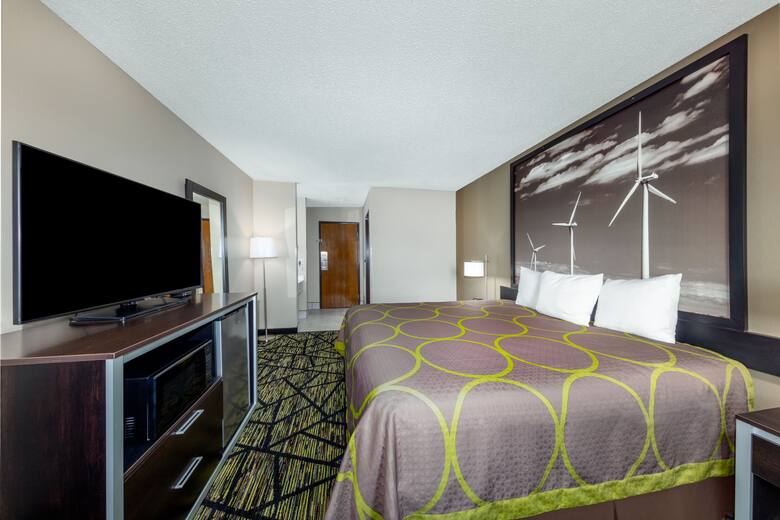 Guest room at the Super 8 Pratt in Pratt, Kansas