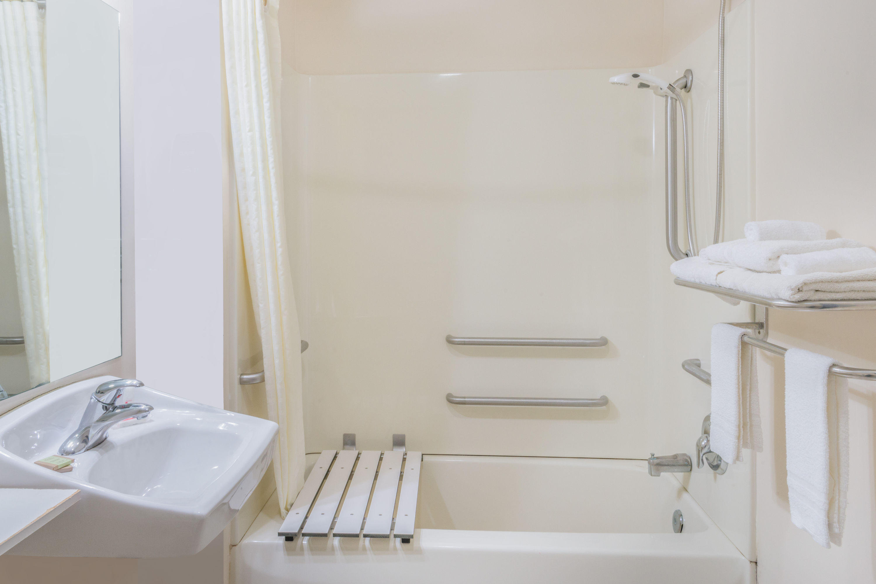 Guest room at the Super 8 by Wyndham Salina in Salina, Kansas