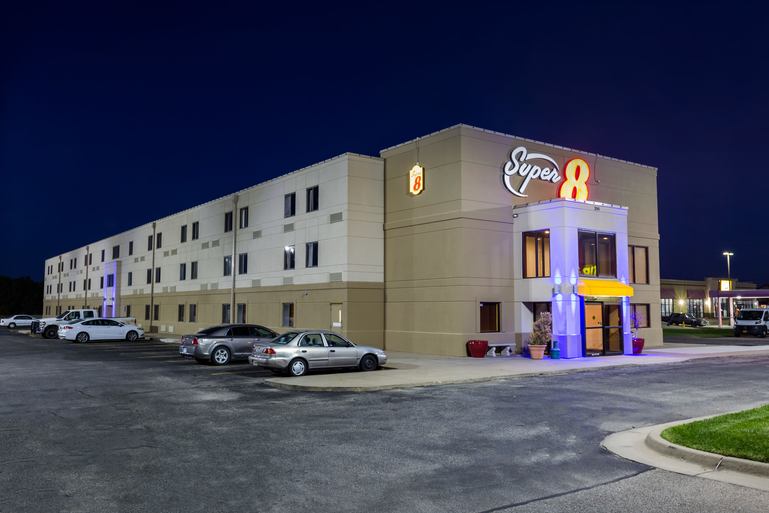 Super 8 By Wyndham Wichita North Wichita Ks Hotels