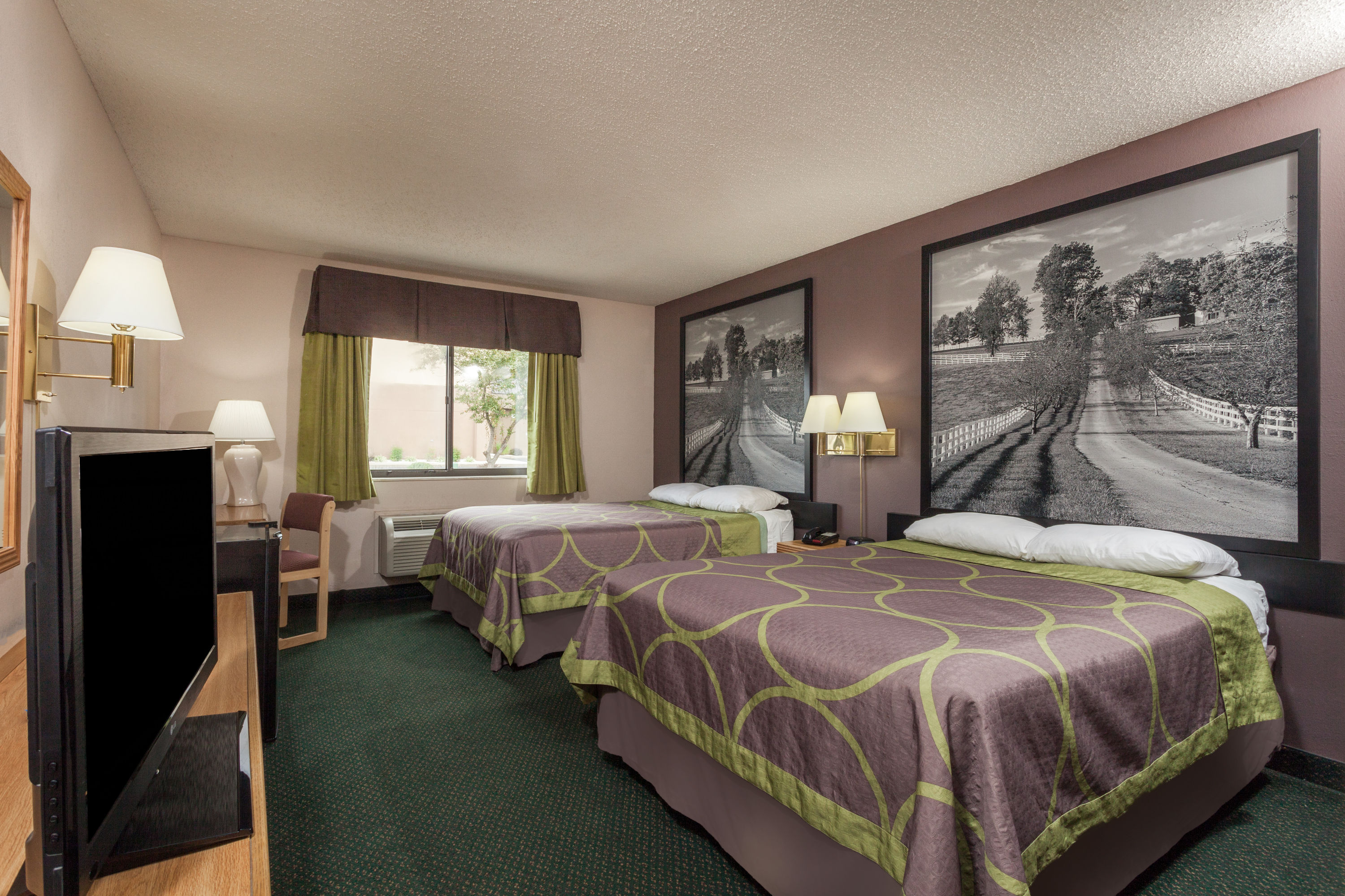 Guest room at the Super 8 by Wyndham Carrollton in Carrollton, Kentucky