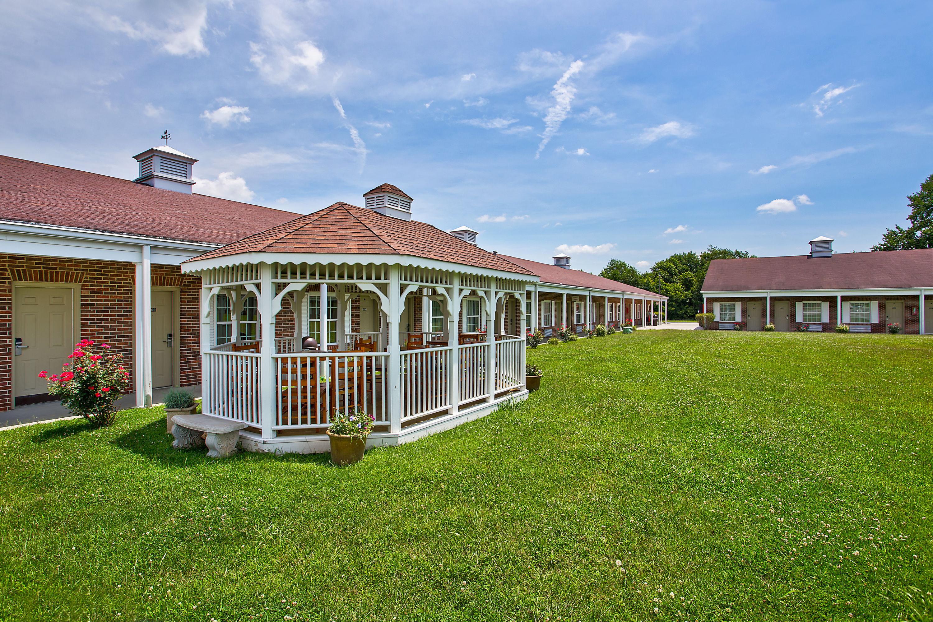 Super 8 by Wyndham Cave City Cave City, KY Hotels